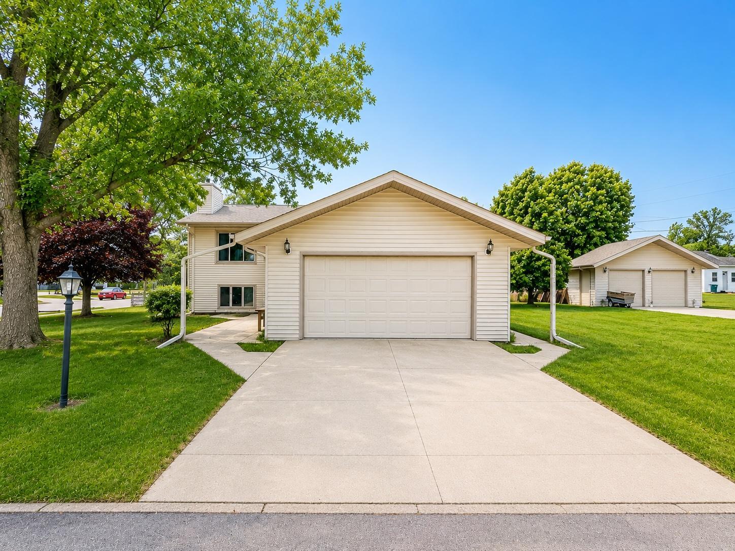 2nd image of 325 2nd St Nw, Hillsboro, ND 58045 | MLS# 7118468