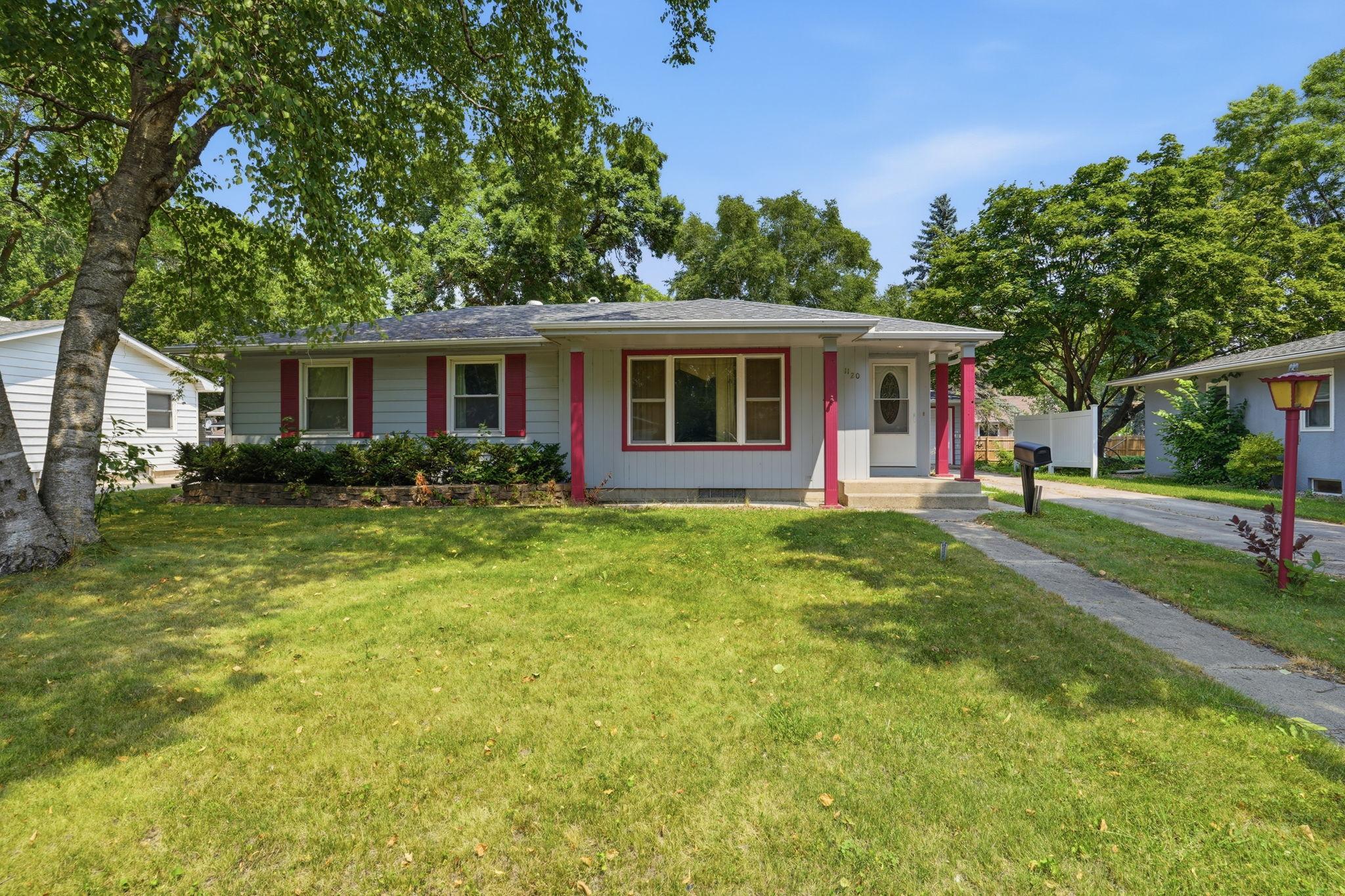 1st image of 1120 Quincy Ave, Willmar, MN 56201 | MLS# 7118524