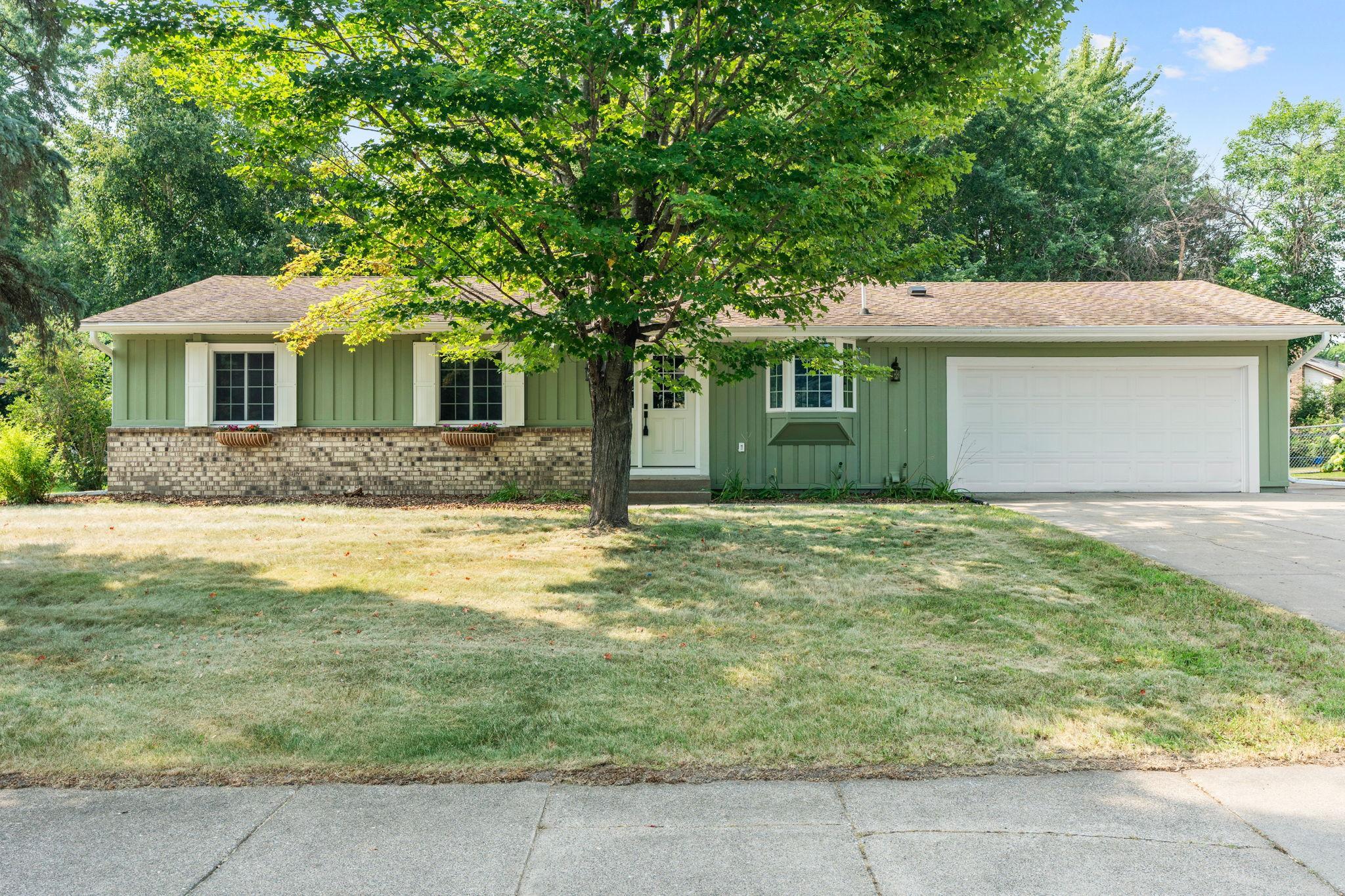 2nd image of 9665 106th Ave N, Maple Grove, MN 55369 | MLS# 7118575