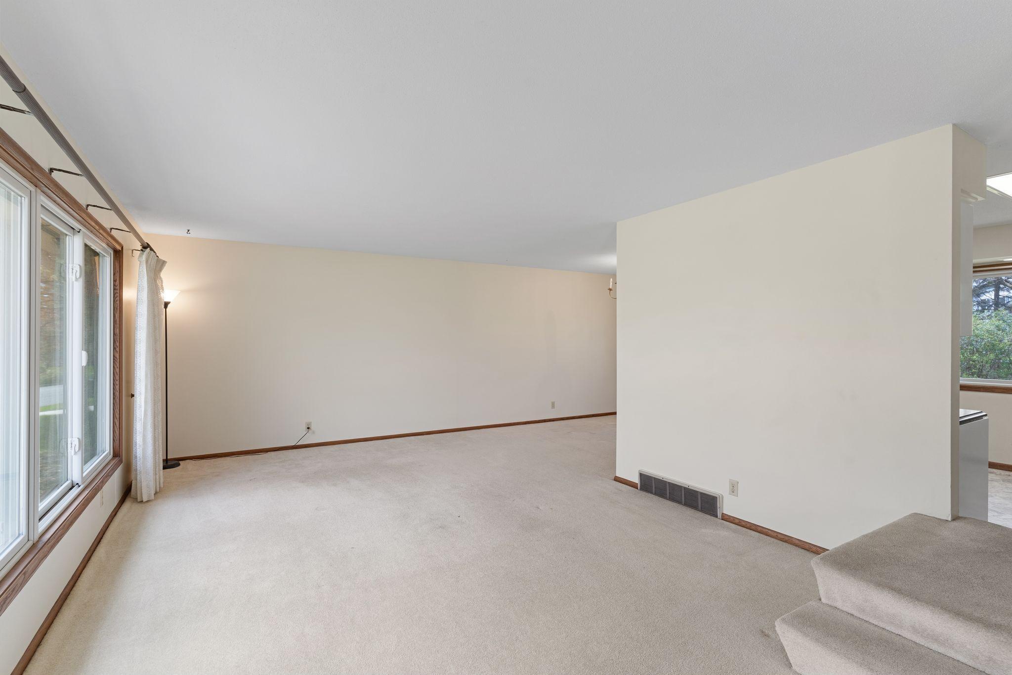 5th image of 9908 Oxborough Rd, Minneapolis, MN 55437 | MLS# 7118583