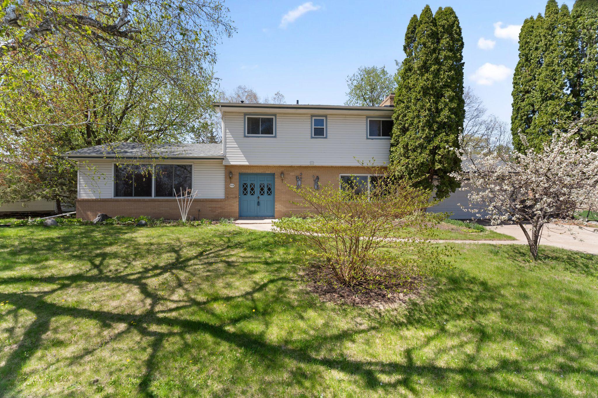 1st image of 9908 Oxborough Rd, Minneapolis, MN 55437 | MLS# 7118583