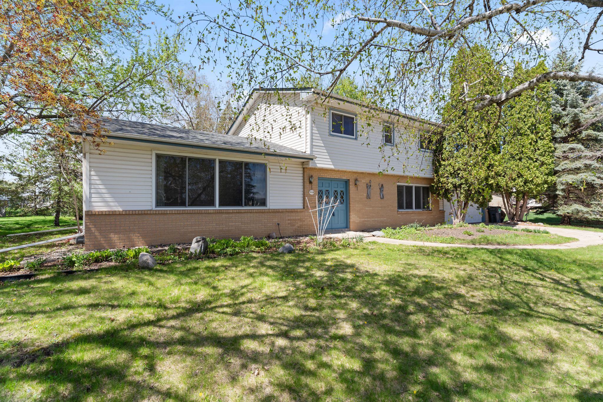 2nd image of 9908 Oxborough Rd, Minneapolis, MN 55437 | MLS# 7118583