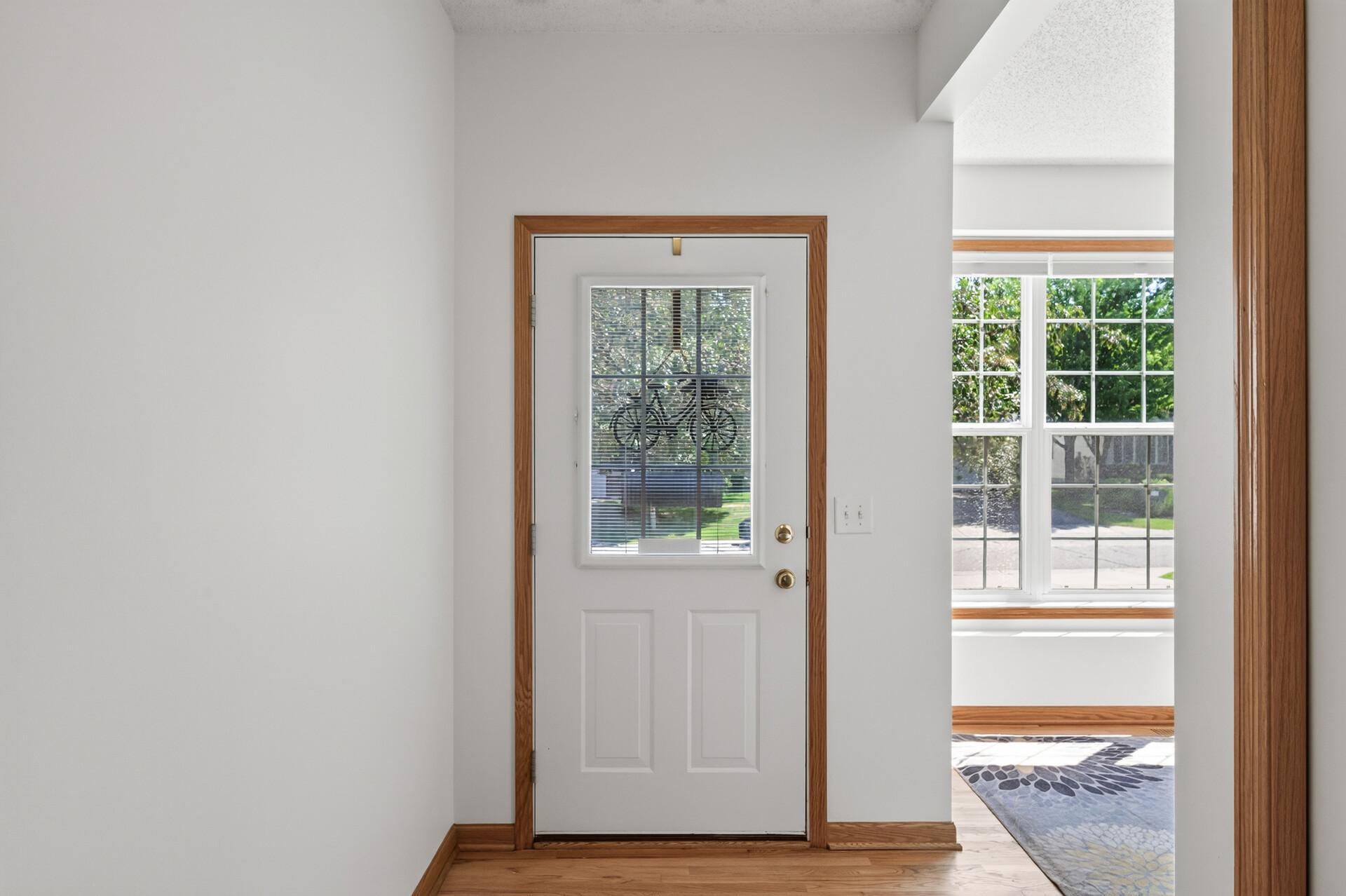 4th image of 3896 Darling Dr, Saint Paul, MN 55125 | MLS# 7118585