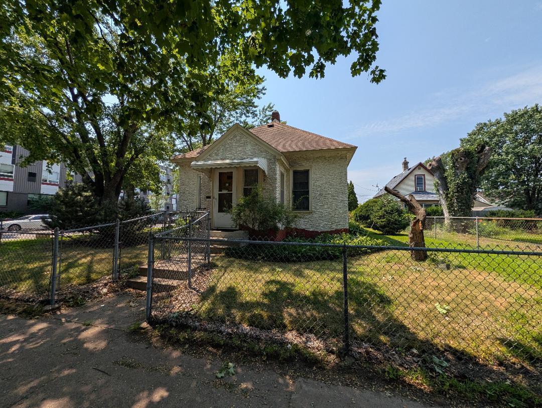 3rd image of 2400 Jefferson St Ne, Minneapolis, MN 55418 | MLS# 7118607
