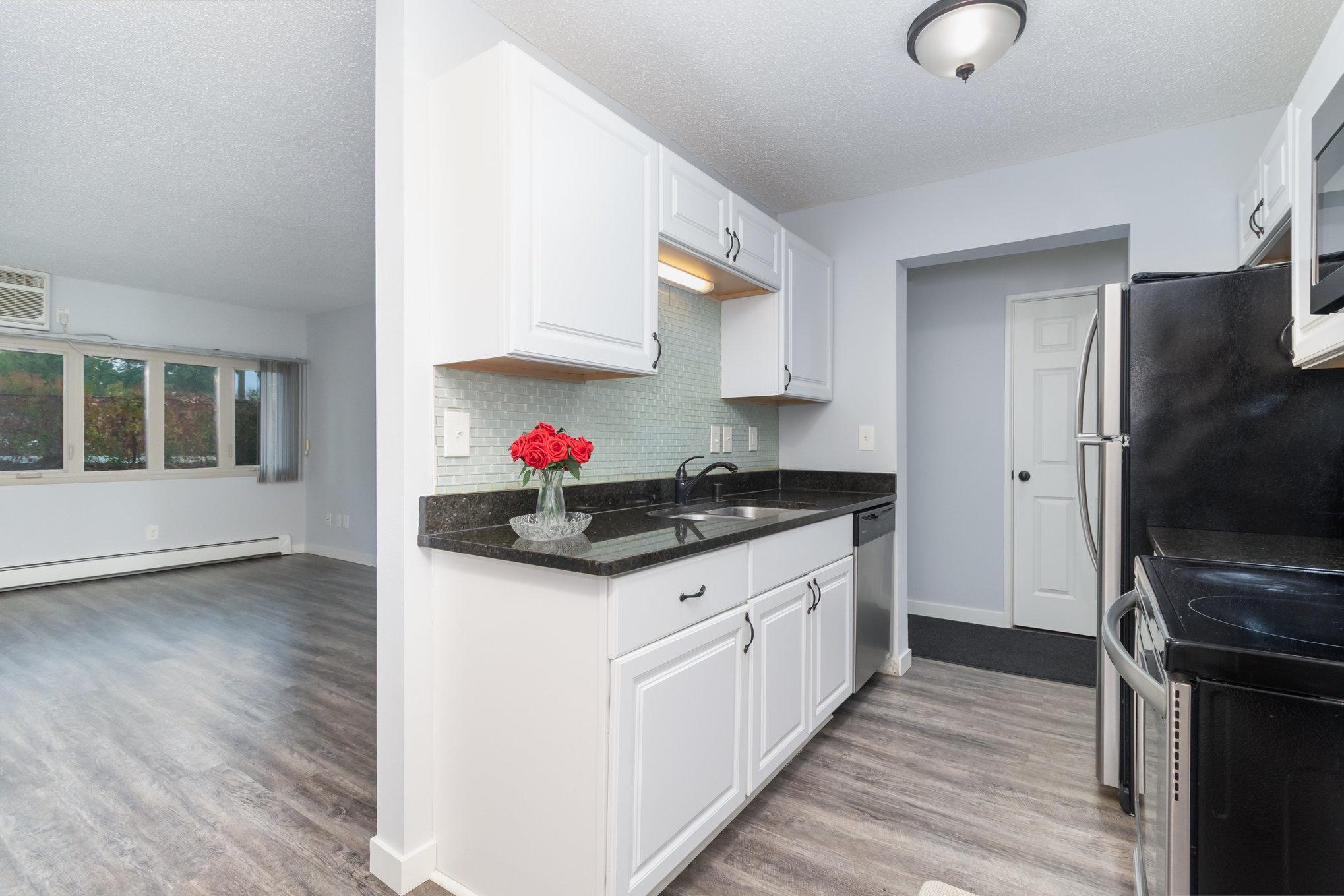 4th image of 4351 Parklawn Ave #7E, Minneapolis, MN 55435 | MLS# 7118617