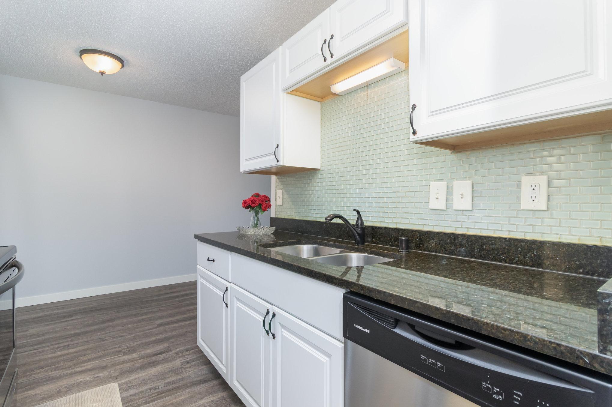 5th image of 4351 Parklawn Ave #7E, Minneapolis, MN 55435 | MLS# 7118617