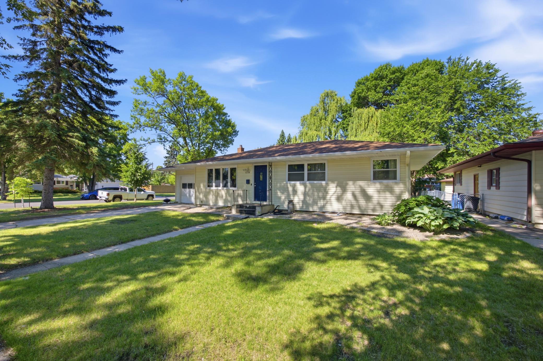 2nd image of 1719 18th St S, Moorhead, MN 56560 | MLS# 7118631