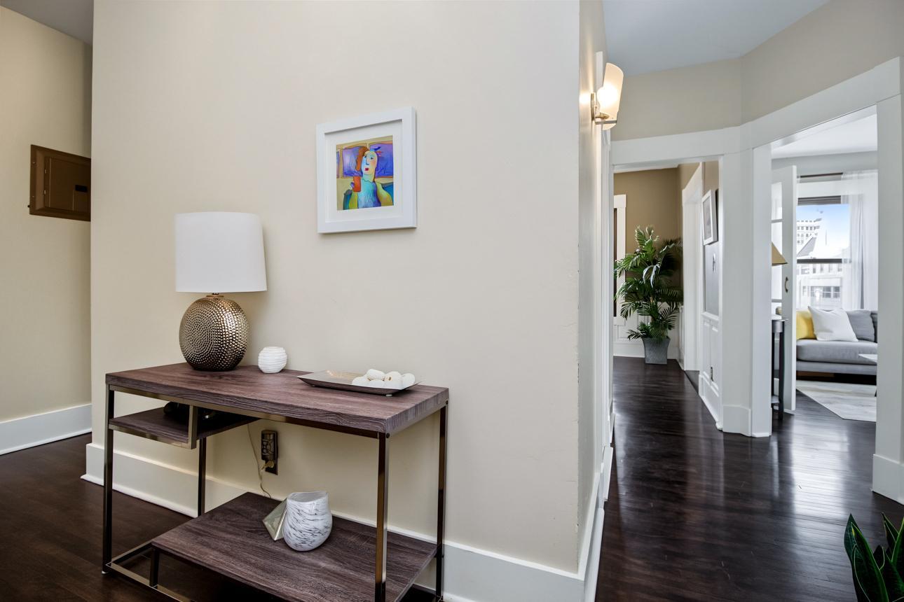 4th image of 1204 Harmon Pl, Minneapolis, MN 55403