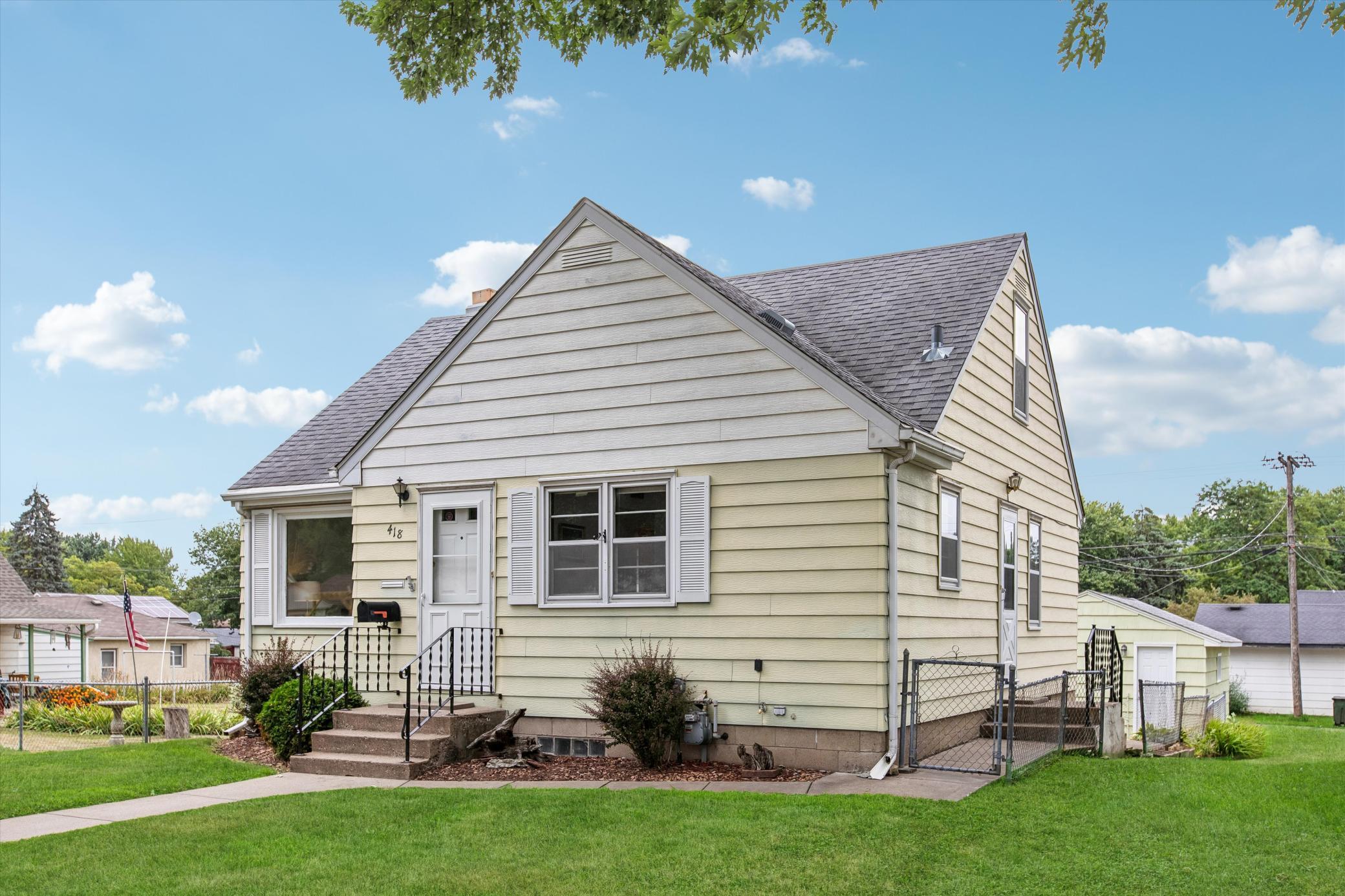 2nd image of 418 17th Ave N, South Saint Paul, MN 55075 | MLS# 7118685