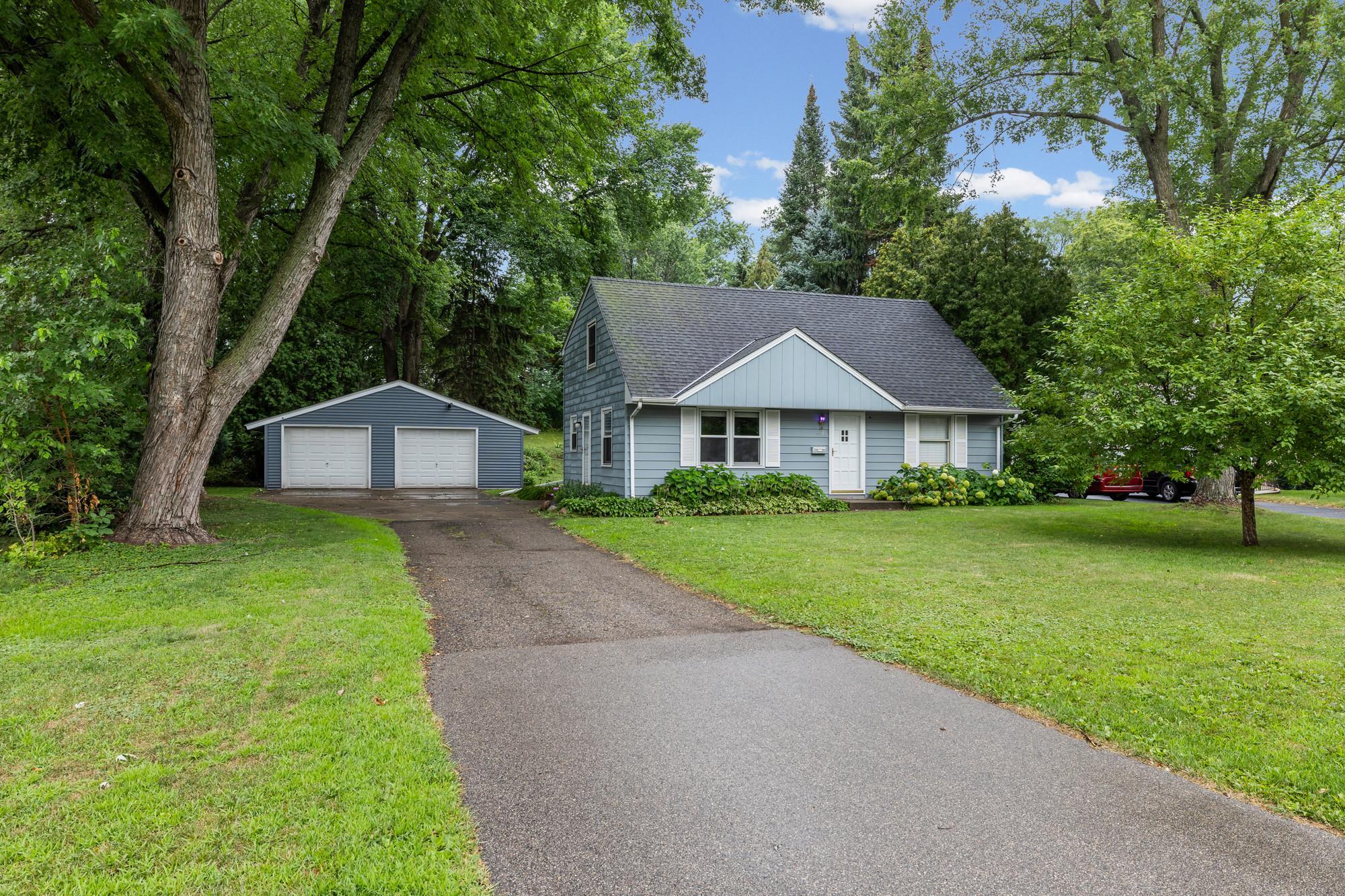 2nd image of 8236 Queen Ave S, Minneapolis, MN 55431 | MLS# 7118767