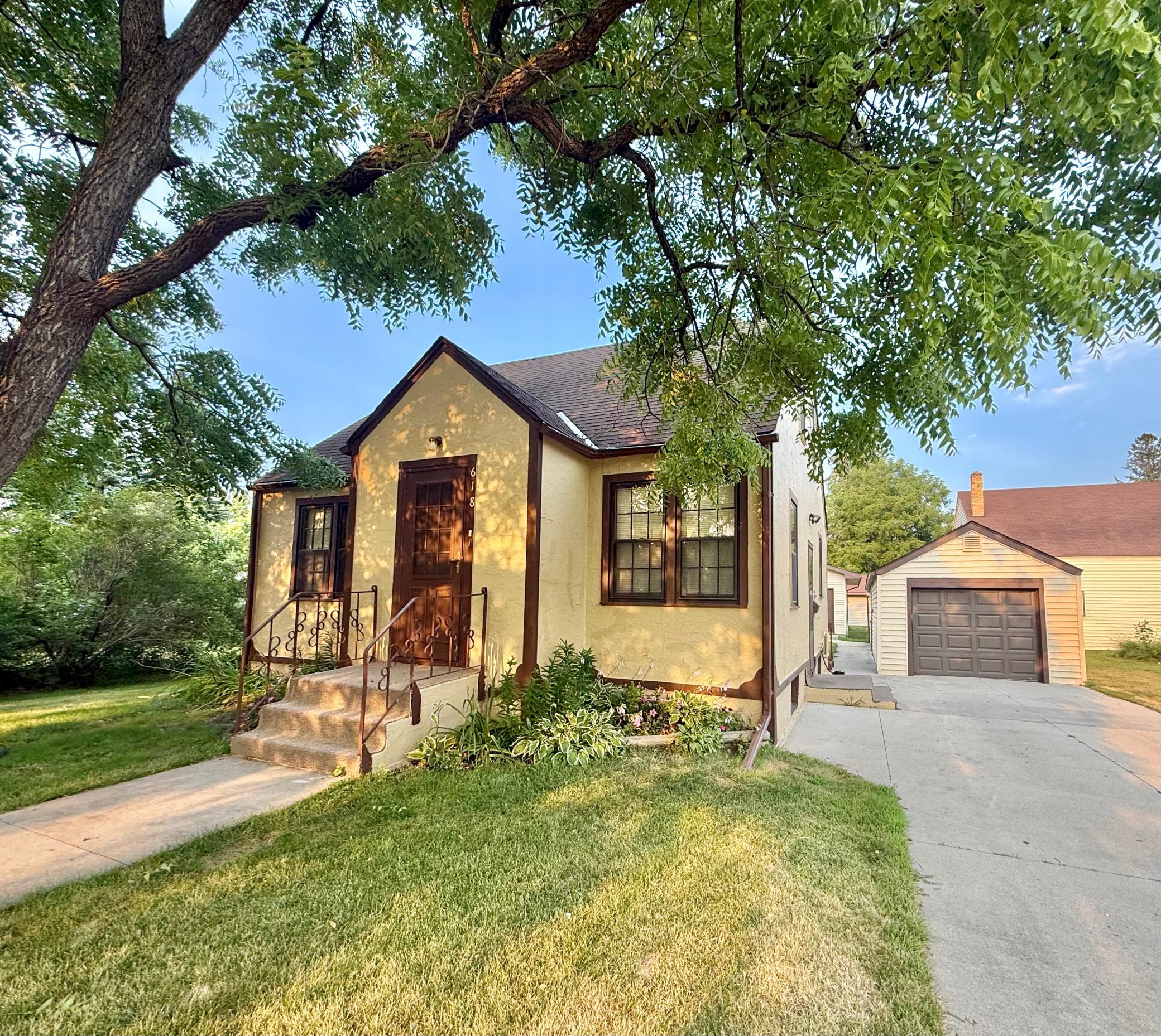 1st image of 618 Dewey Ave N, Thief River Falls, MN 56701 | MLS# 7118768