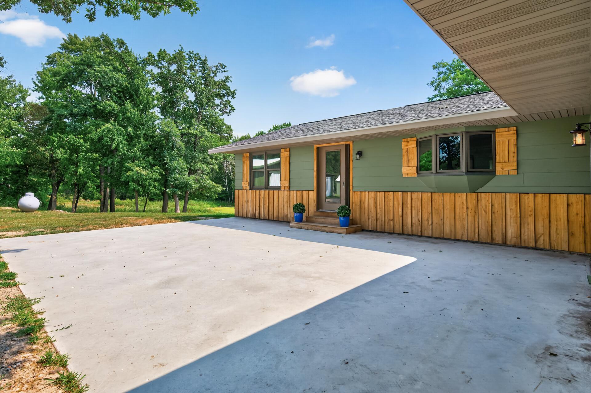 2nd image of 9800 253rd Ave Ne, Stacy, MN 55079 | MLS# 7118797