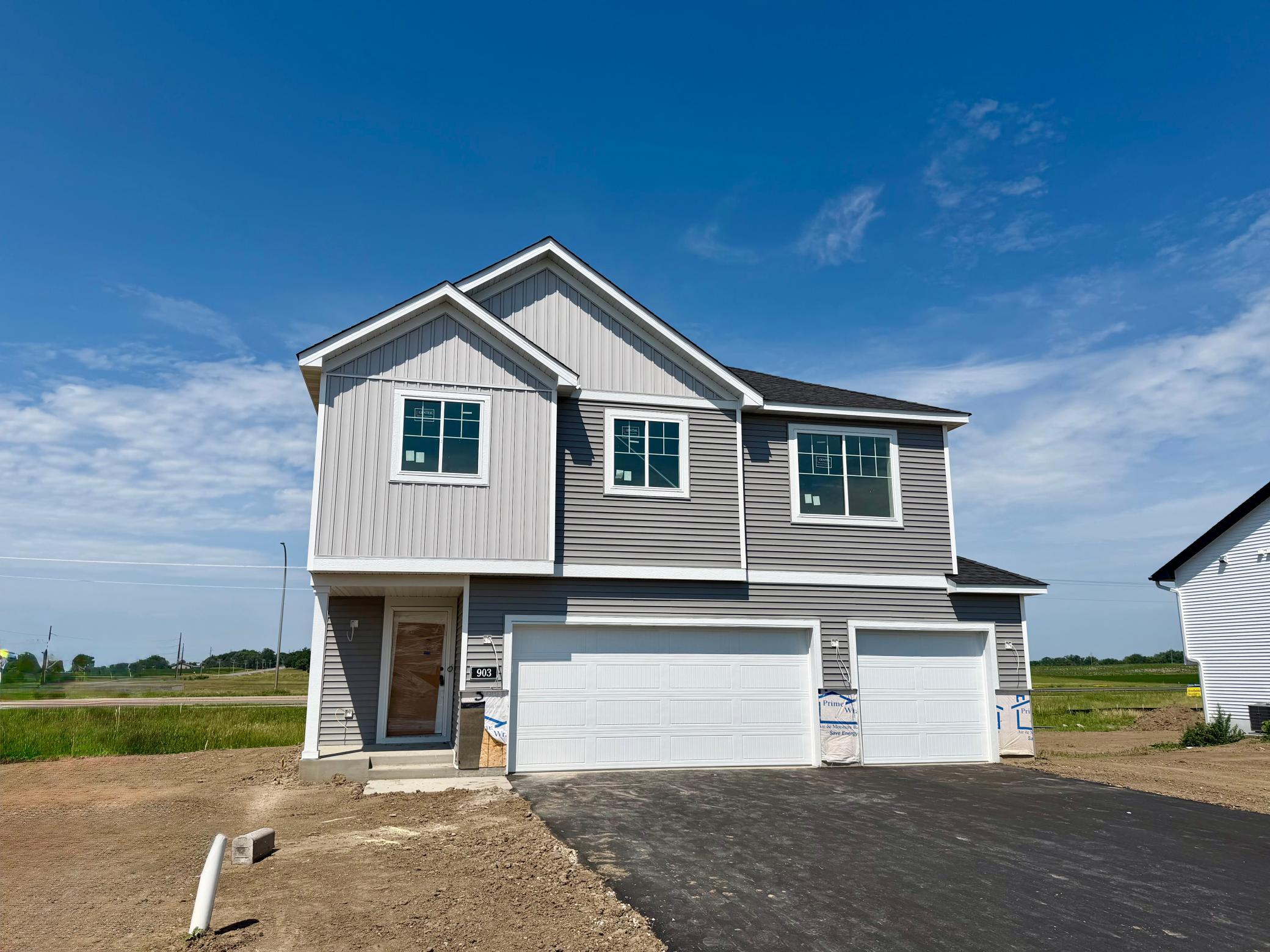 2nd image of 1821 Pierce St S, Cambridge, MN 55008 | MLS# 7118835