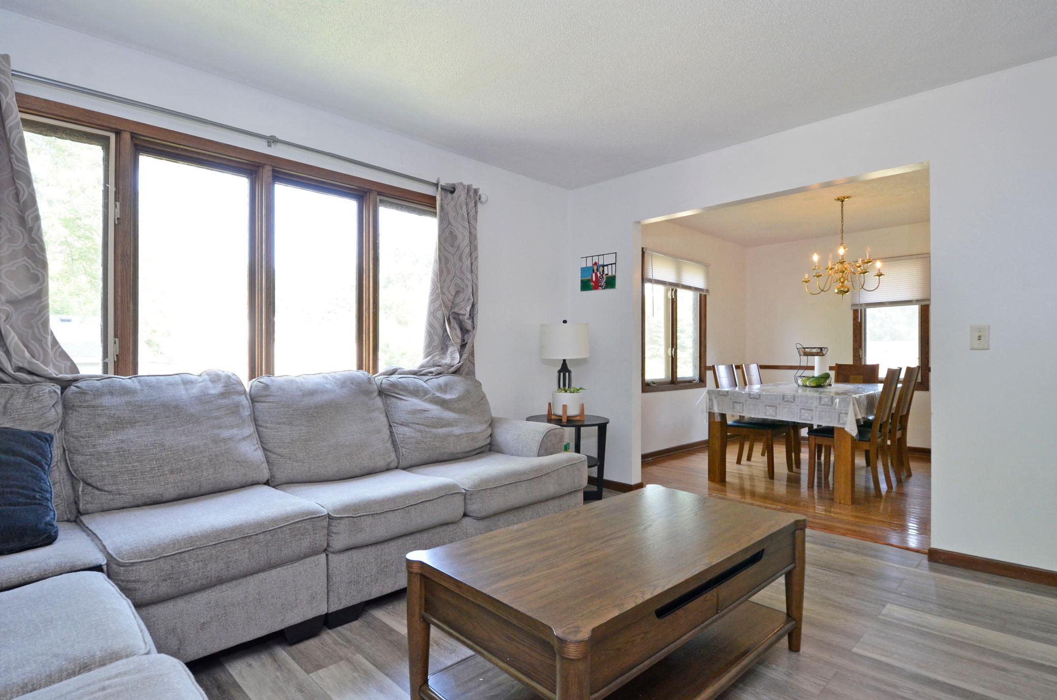 4th image of 2775 Hilltop Ct, Saint Paul, MN 55109 | MLS# 7118846