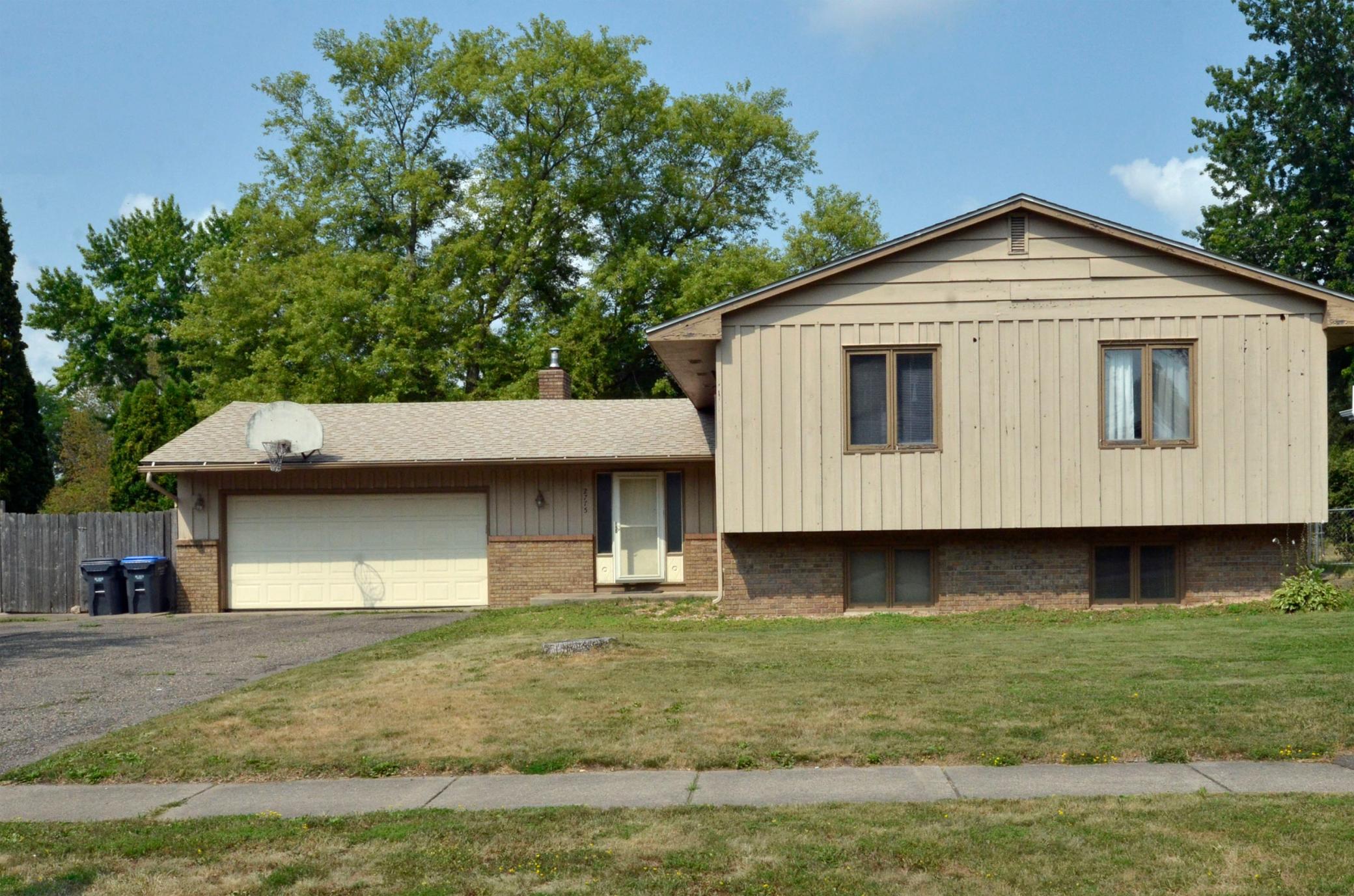 1st image of 2775 Hilltop Ct, Saint Paul, MN 55109 | MLS# 7118846