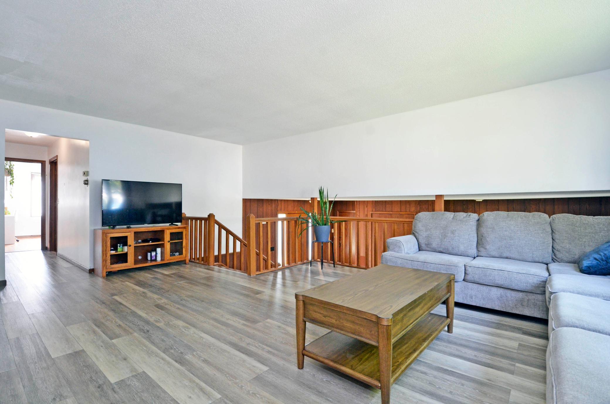 2nd image of 2775 Hilltop Ct, Saint Paul, MN 55109 | MLS# 7118846
