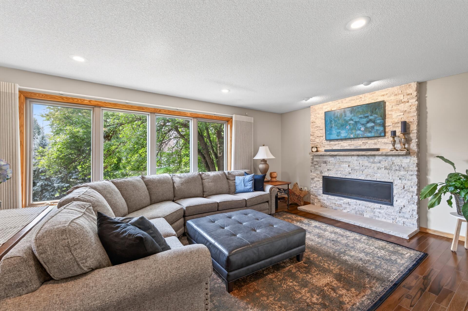 2nd image of 16637 83rd Ave N, Maple Grove, MN 55311 | MLS# 7118847