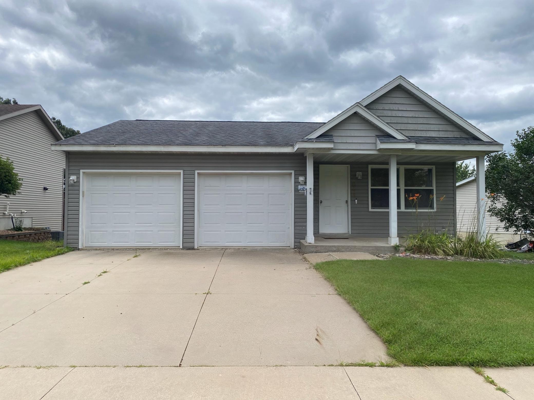 1st image of 2848 Knollwood Dr Se, Rochester, MN 55904 | MLS# 7118856