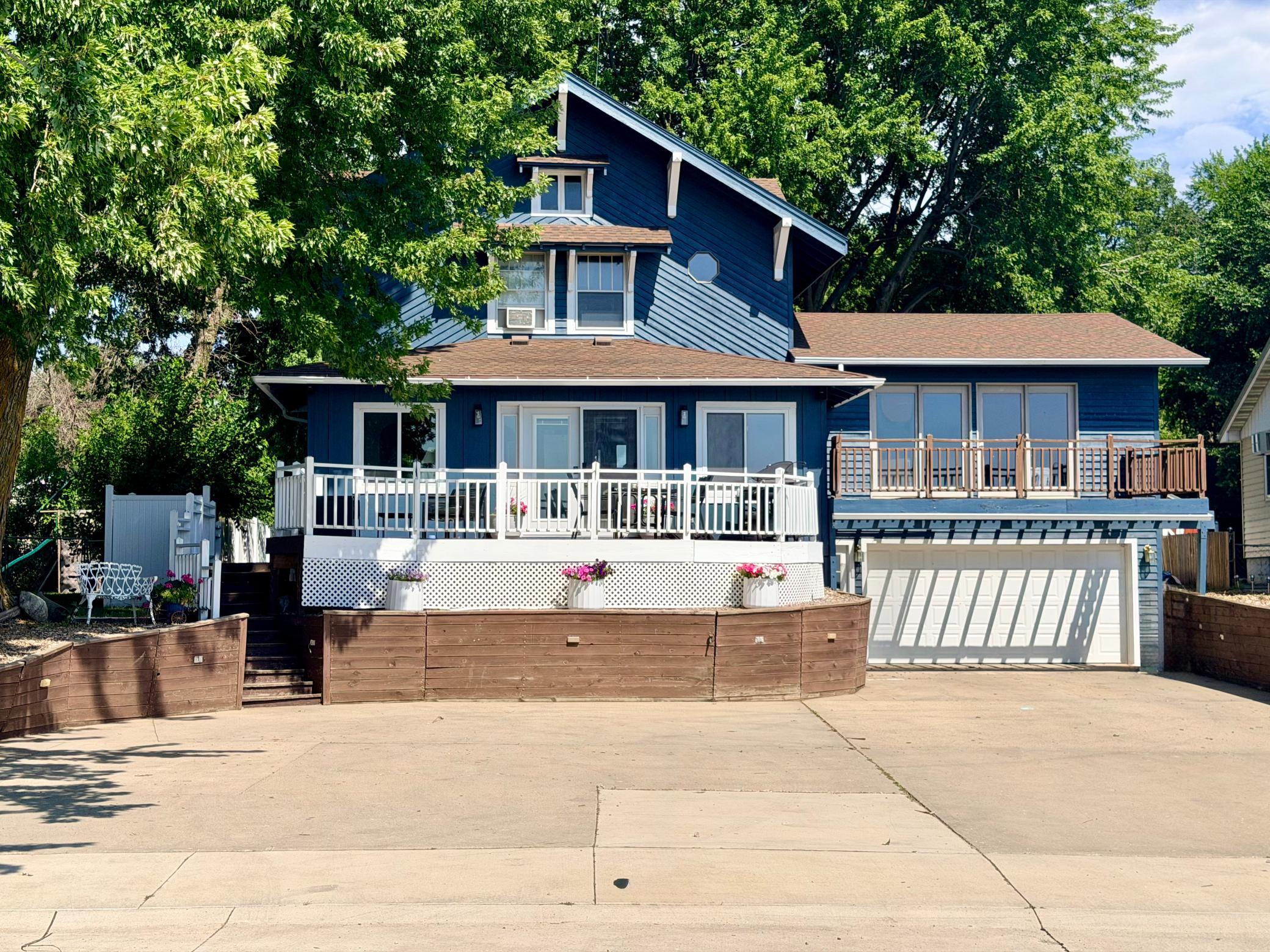 2nd image of 506 W Lake Ave, Worthington, MN 56187 | MLS# 7118903
