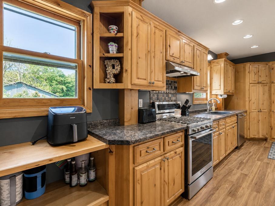 5th image of 1024 Le Center St, Le Center, MN 56057 | MLS# 7118923