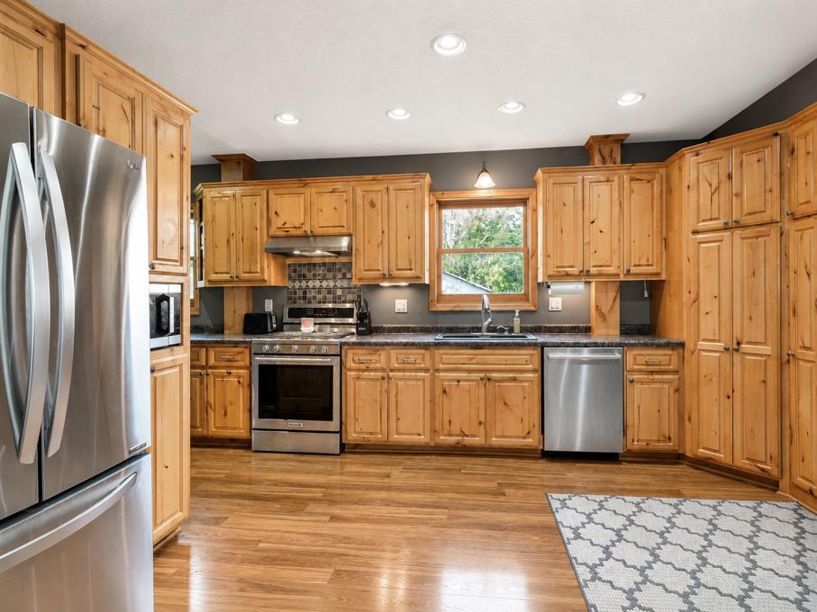 3rd image of 1024 Le Center St, Le Center, MN 56057 | MLS# 7118923