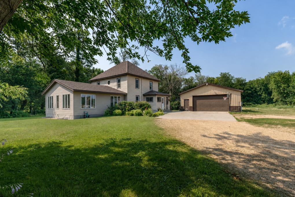 1st image of 1024 Le Center St, Le Center, MN 56057 | MLS# 7118923