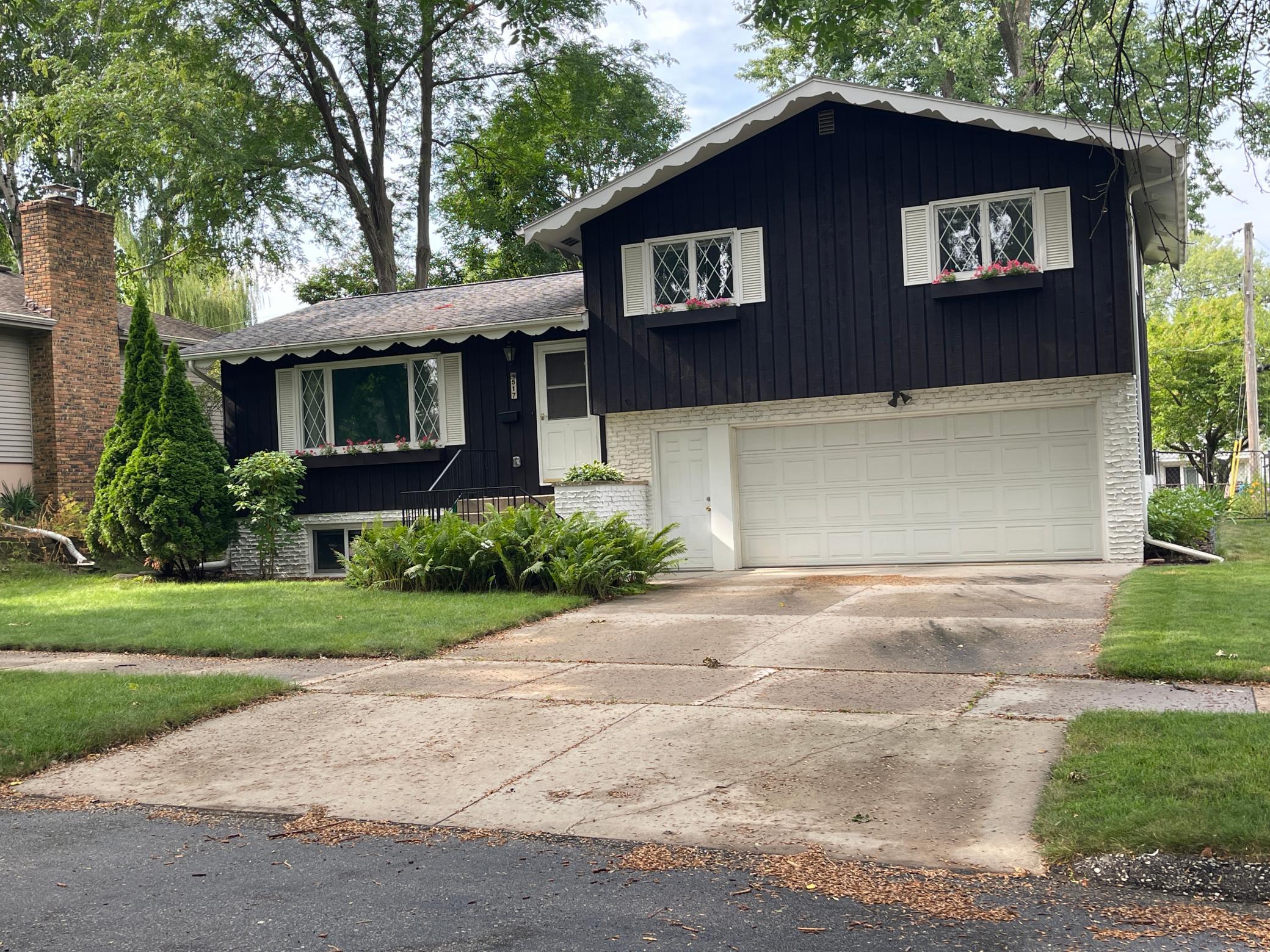 2nd image of 517 26th St Nw, Rochester, MN 55901 | MLS# 7118985