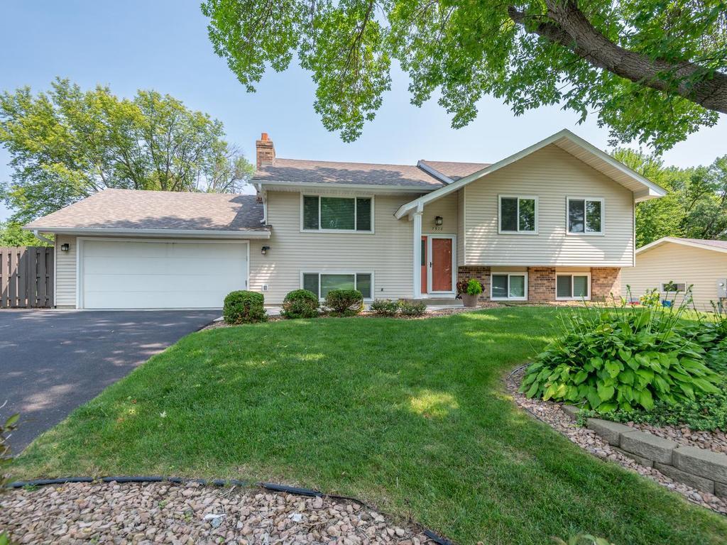 1st image of 7926 Chesshire Ln N, Maple Grove, MN 55311 | MLS# 7119056