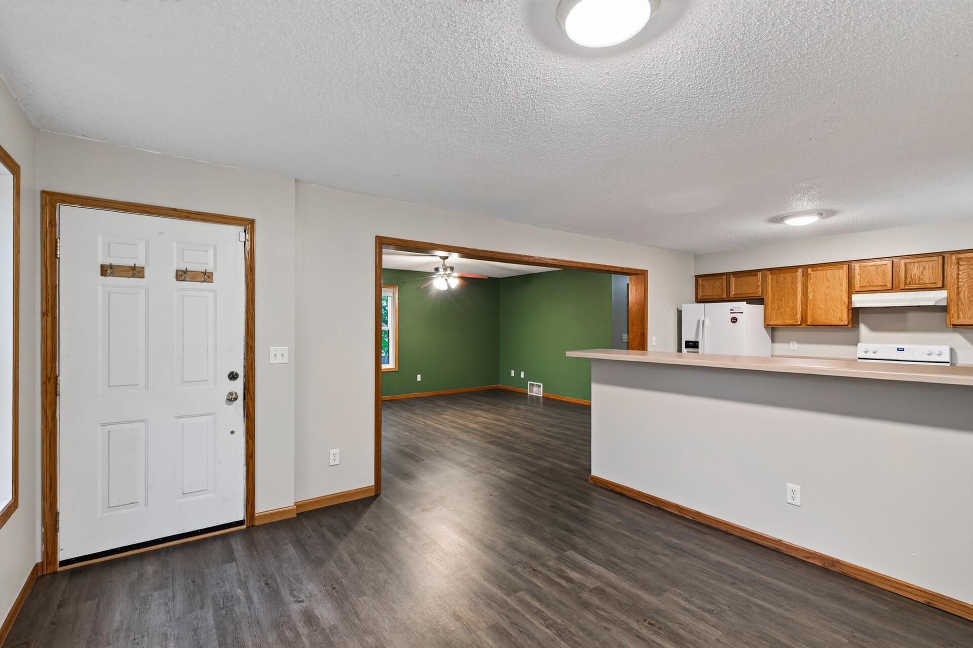 3rd image of 2321 Lyndale Ave N, Minneapolis, MN 55411 | MLS# 7119060