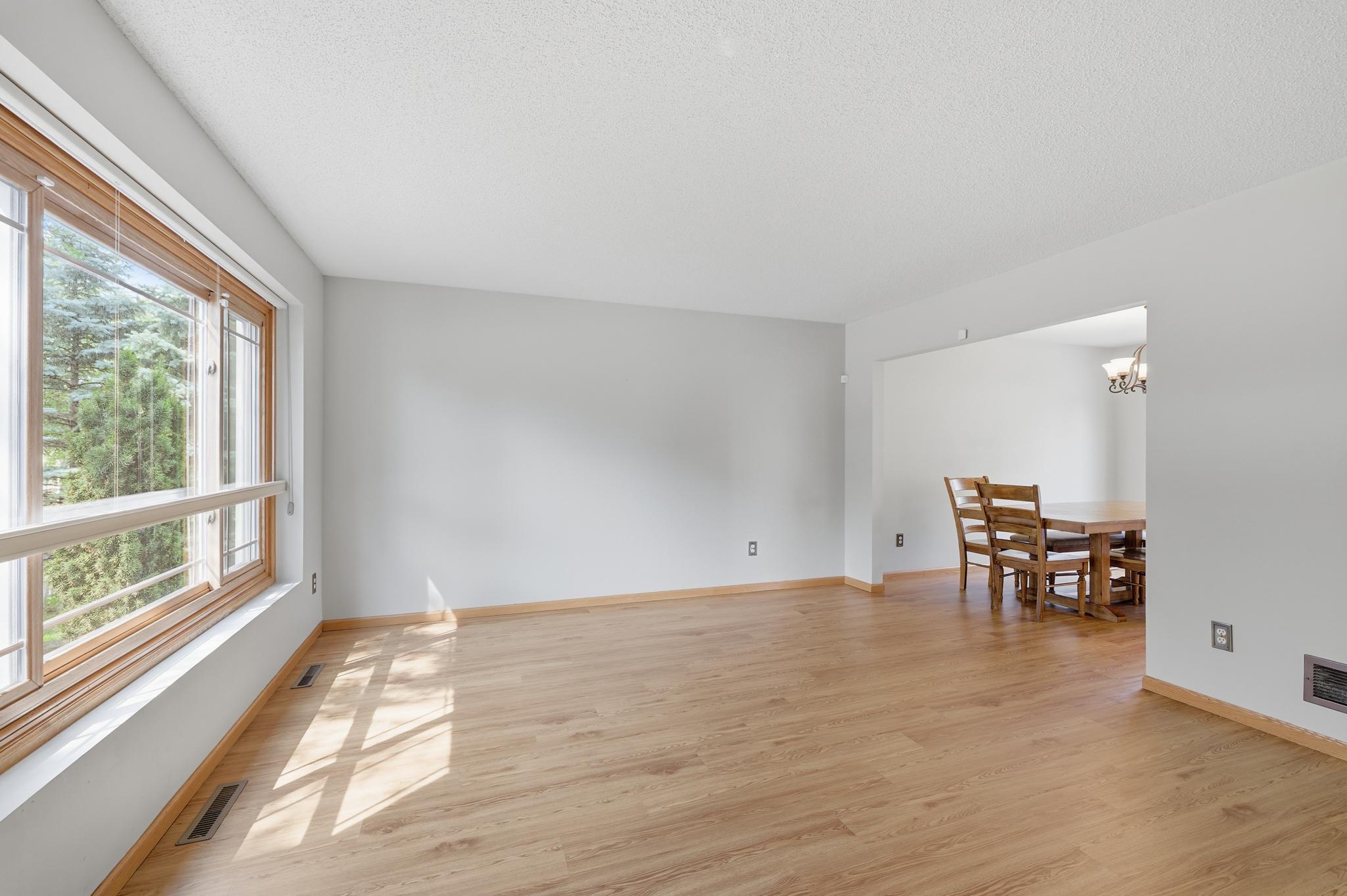 3rd image of 17428 Horseshoe Wy, Lakeville, MN 55044 | MLS# 7119089