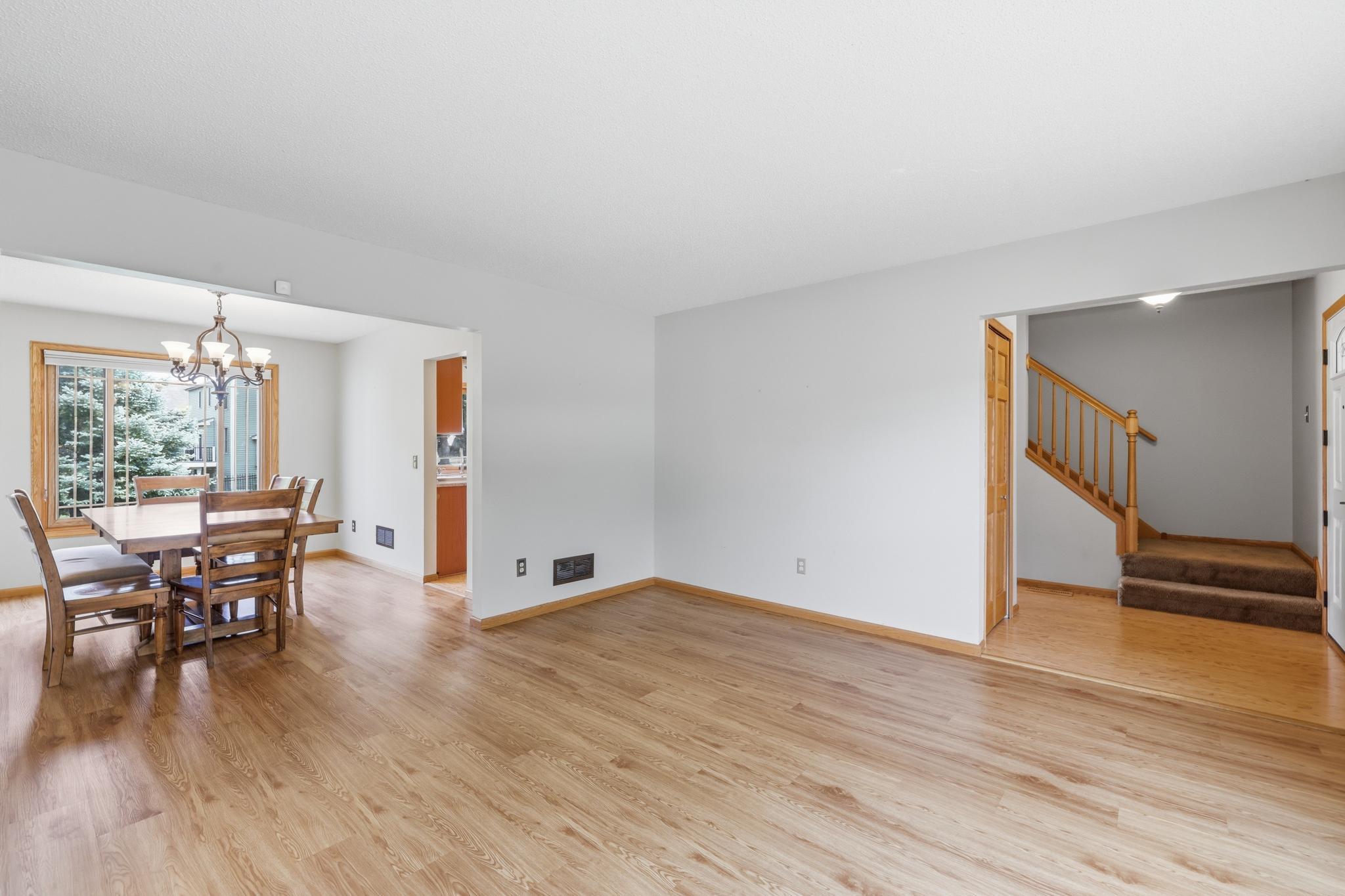 4th image of 17428 Horseshoe Wy, Lakeville, MN 55044 | MLS# 7119089