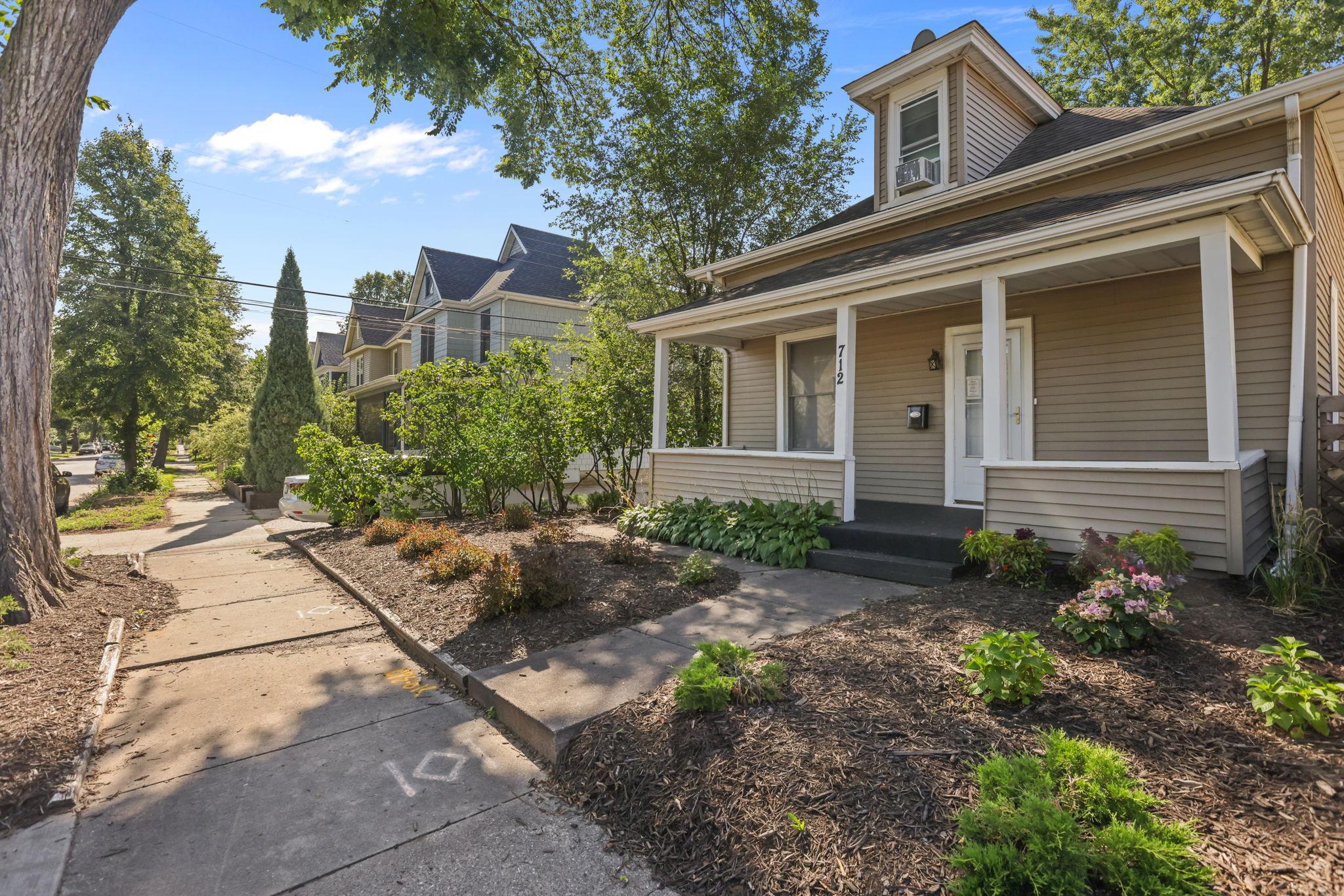 2nd image of 712 24th Ave Ne, Minneapolis, MN 55418 | MLS# 7119096