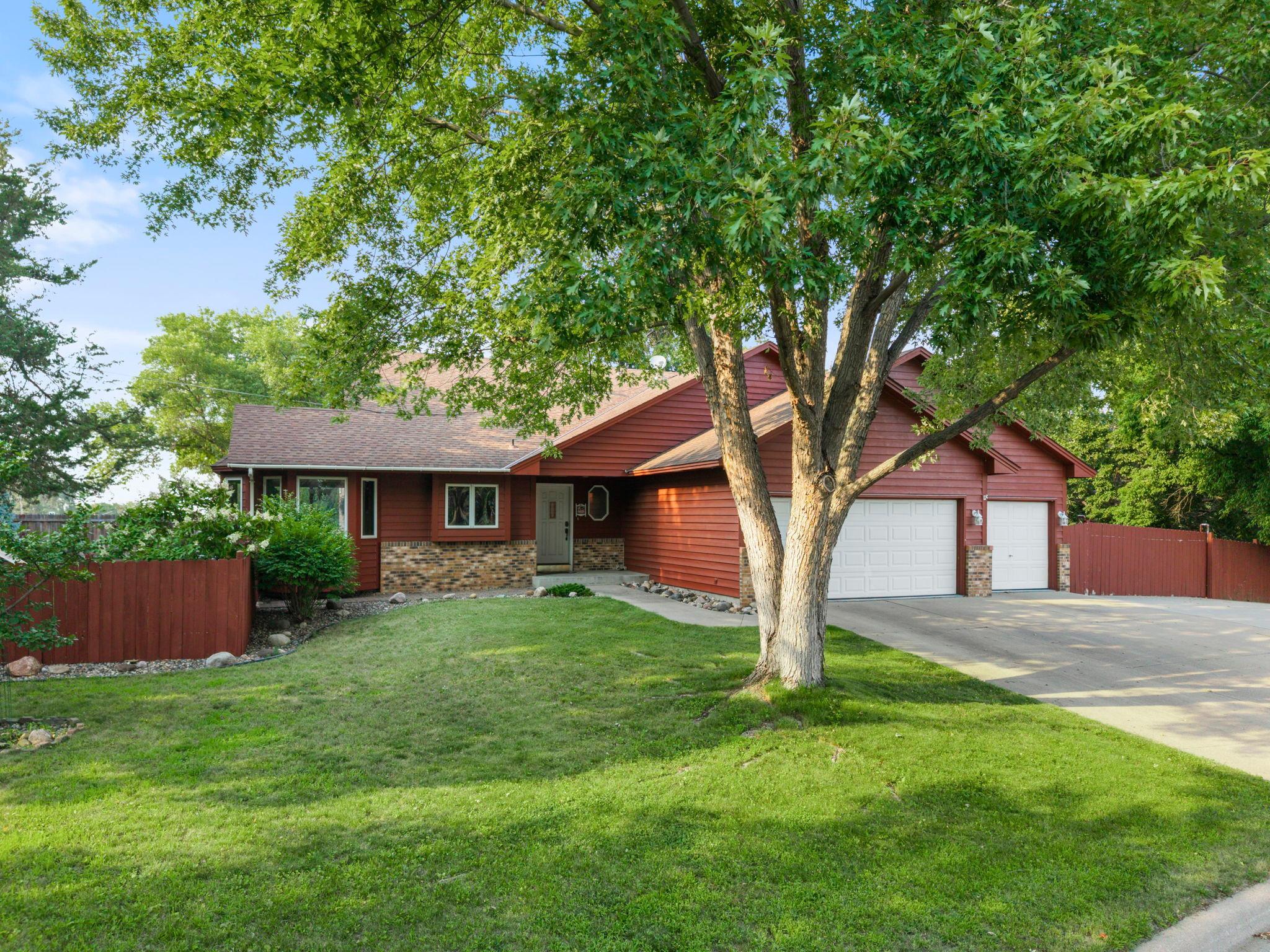 2nd image of 1820 Slater Ln, Burnsville, MN 55337 | MLS# 7119099