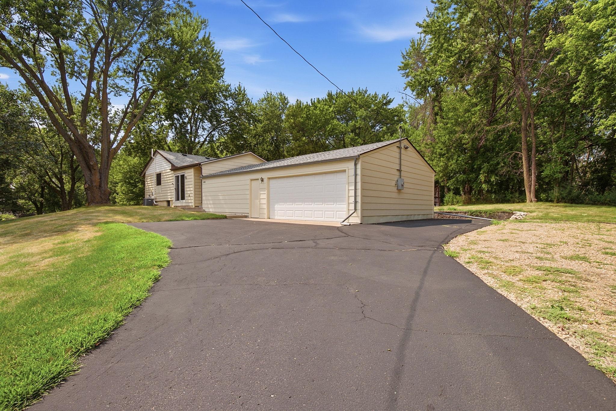 2nd image of 6399 Lake Sarah Heights Dr, Rockford, MN 55373 | MLS# 7119137