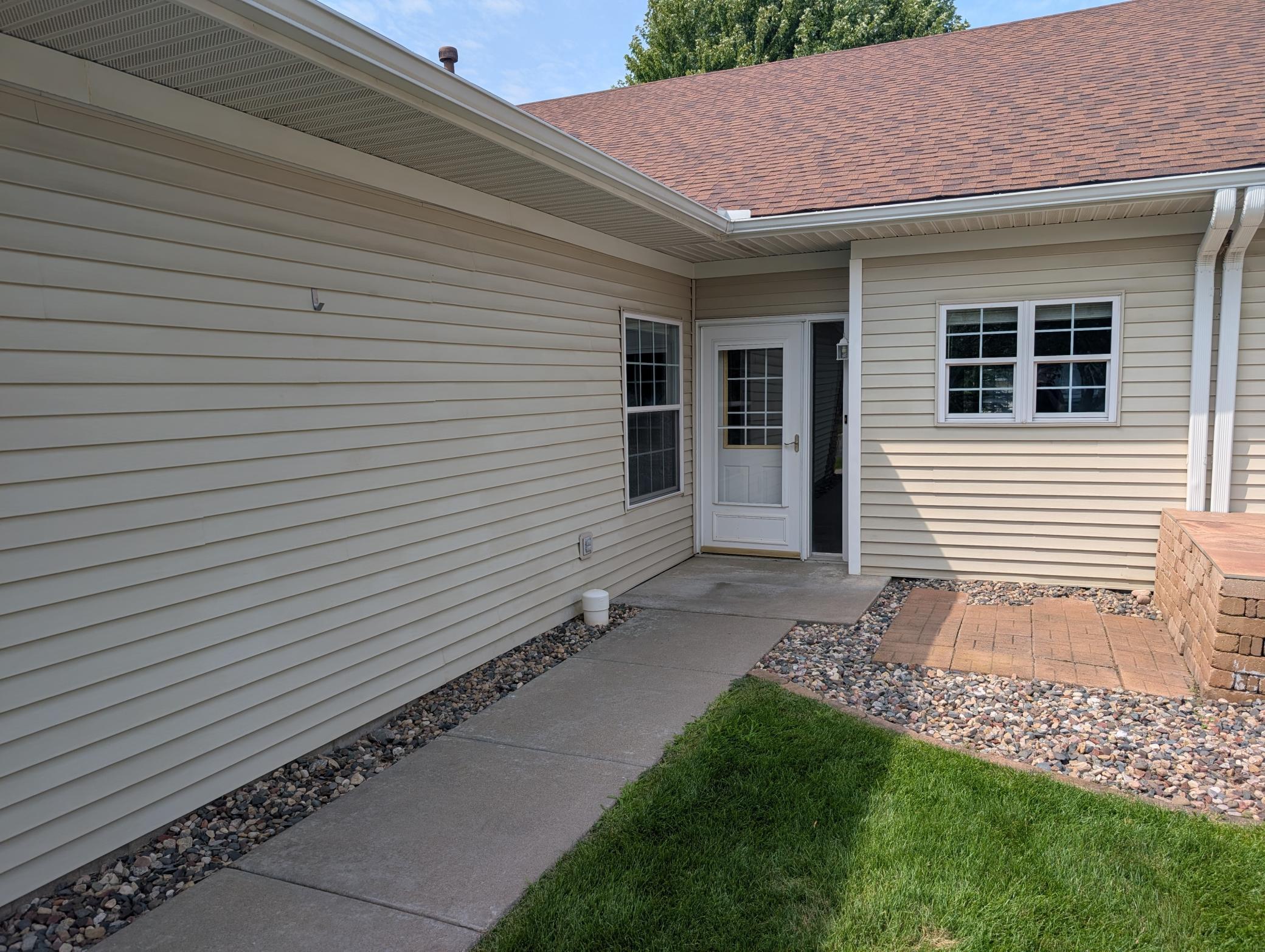 2nd image of 2203 Foxglove Wy, Hudson, WI 54016 | MLS# 7119144