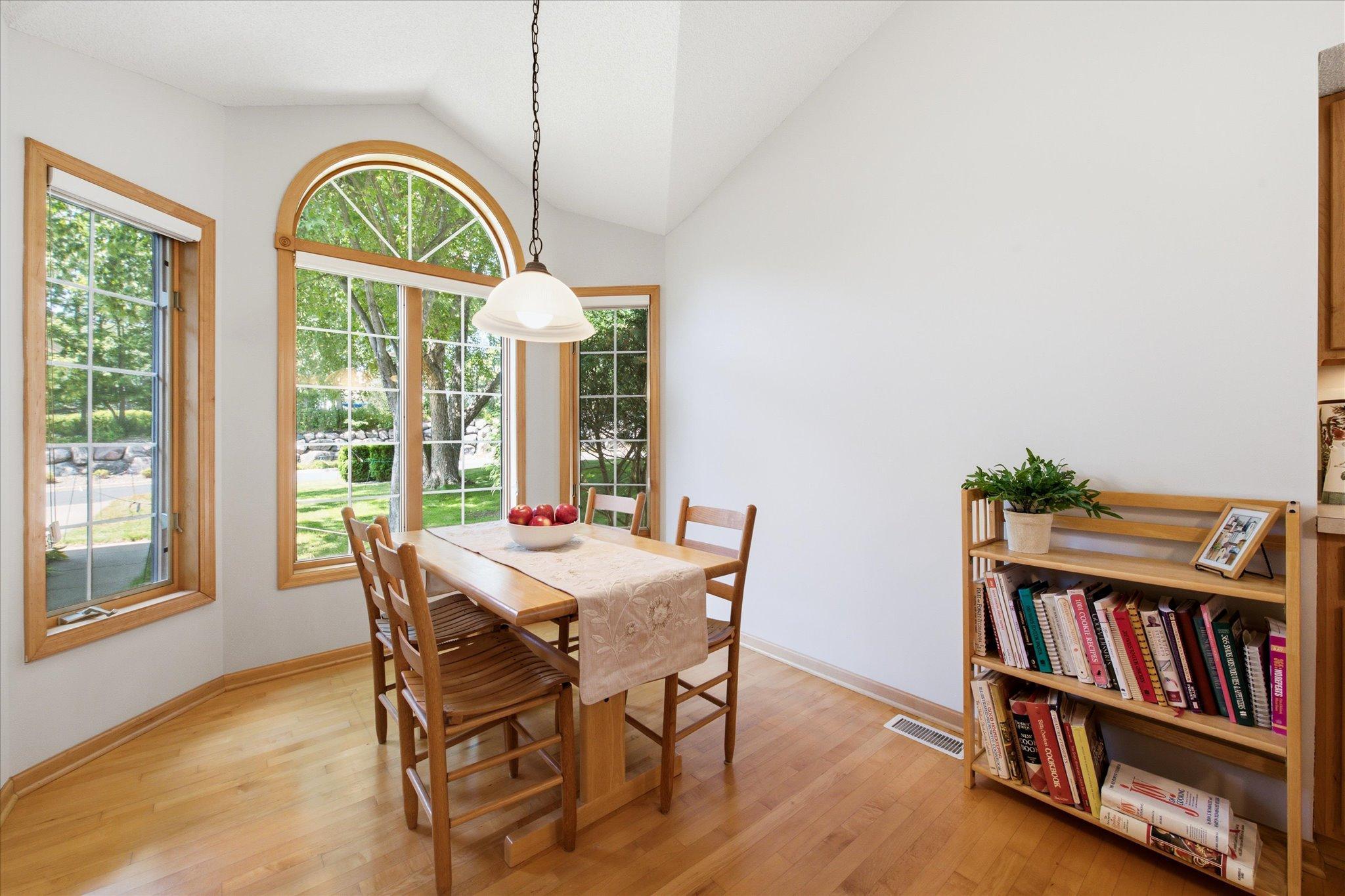 4th image of 11137 Wyoming Rd S, Minneapolis, MN 55438 | MLS# 7119145
