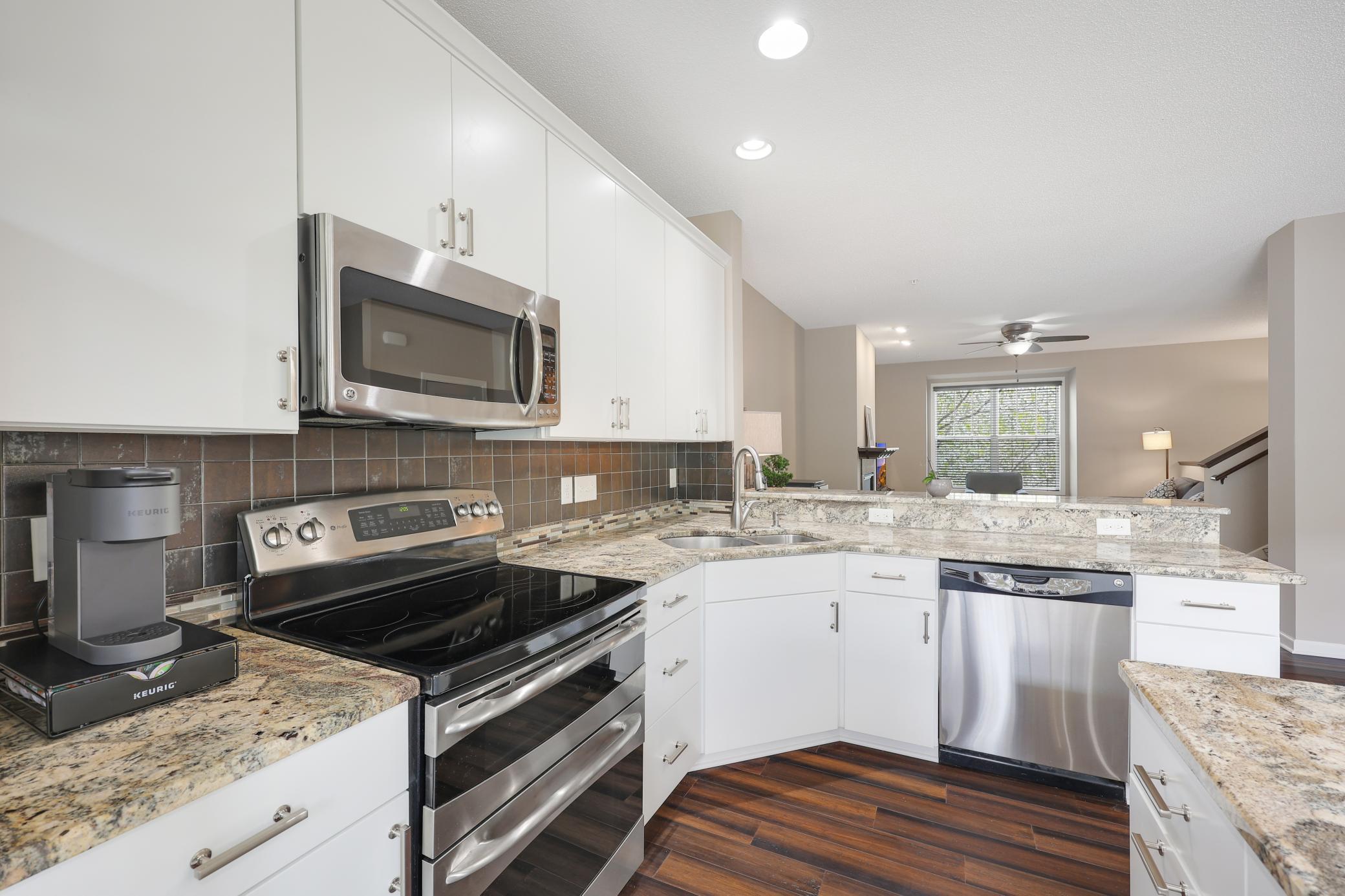 2nd image of 11330 Sandcastle Dr #C, Saint Paul, MN 55129 | MLS# 7119154