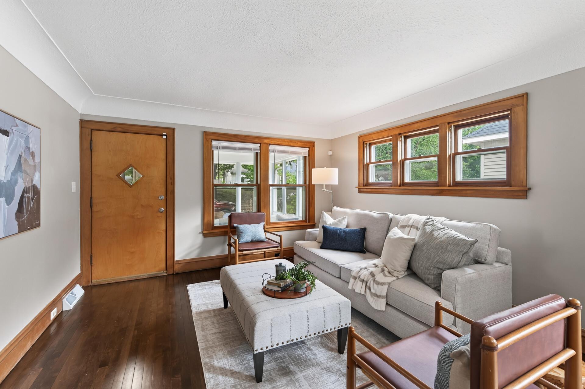 4th image of 3643 Queen Ave N, Minneapolis, MN 55412 | MLS# 7119172