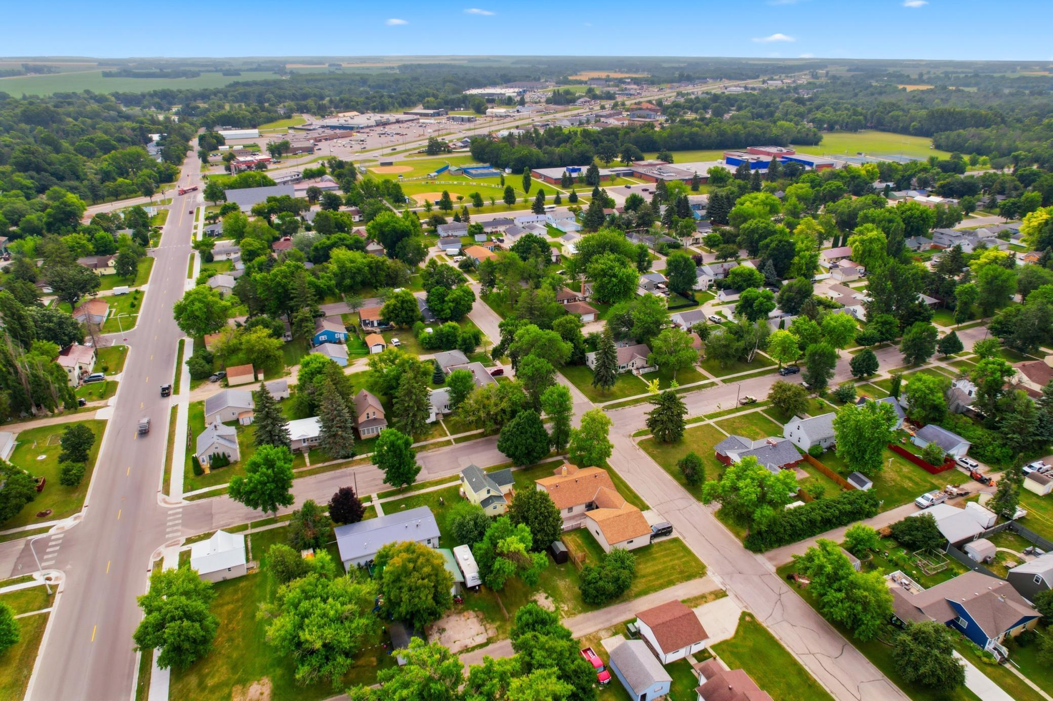 36th image of 109 Kneale Ave S, Thief River Falls, MN 56701 | MLS# 7119278