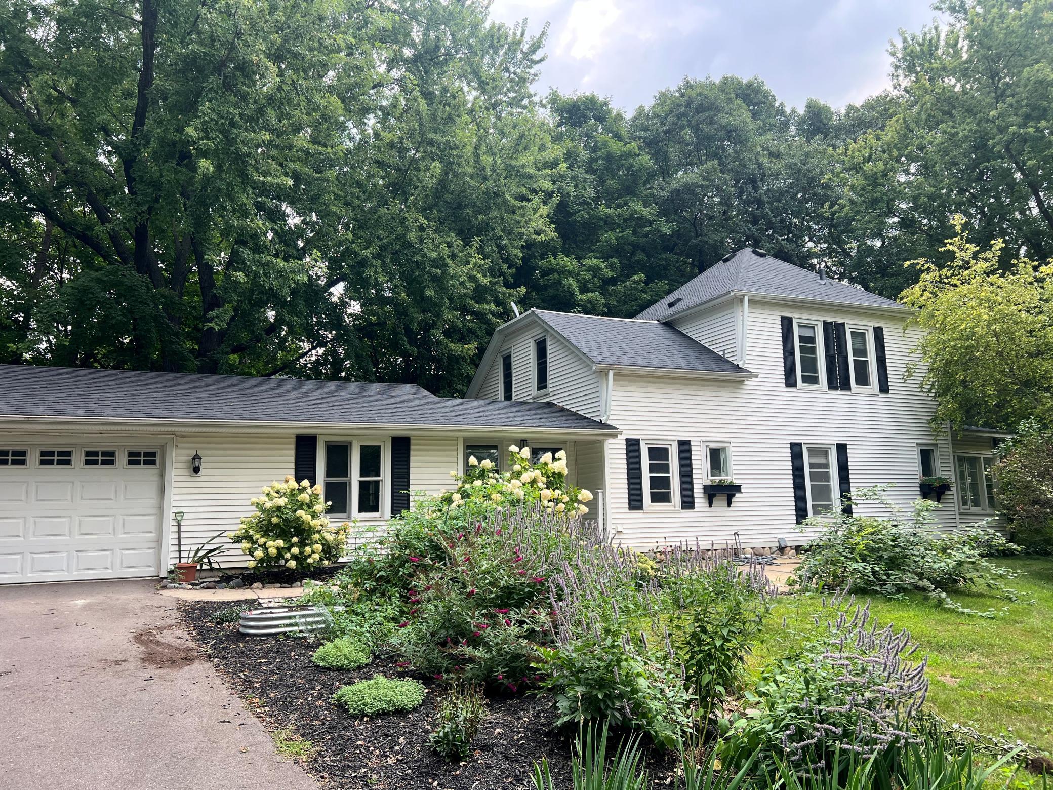 1st image of 25170 Yellowstone Trl, Excelsior, MN 55331 | MLS# 7119300