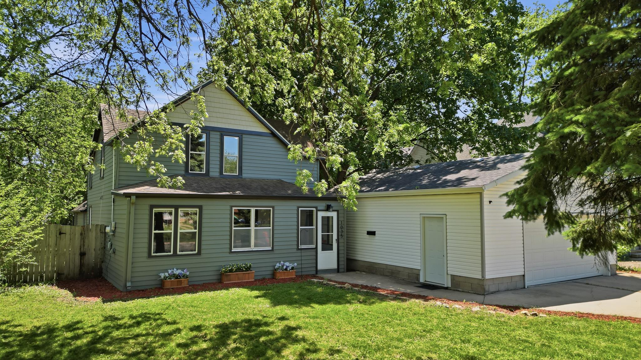 1st image of 1035 E Main St, Mankato, MN 56001 | MLS# 7119316