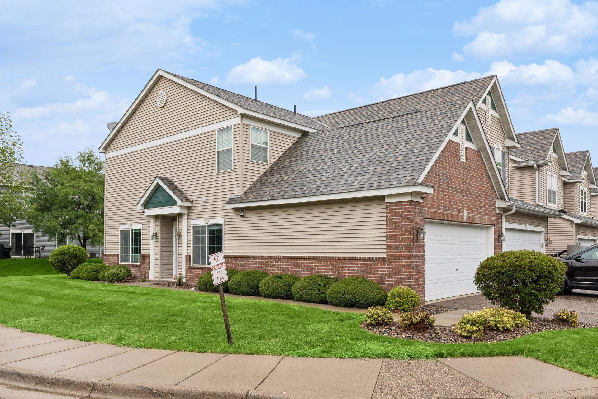 2nd image of 6889 Folkestone Rd #711, Apple Valley, MN 55124 | MLS# 7119333