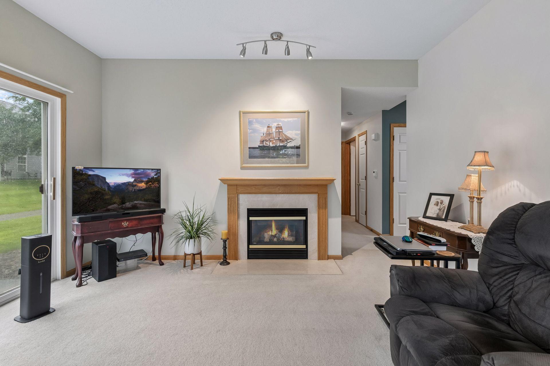 4th image of 6889 Folkestone Rd #711, Apple Valley, MN 55124 | MLS# 7119333