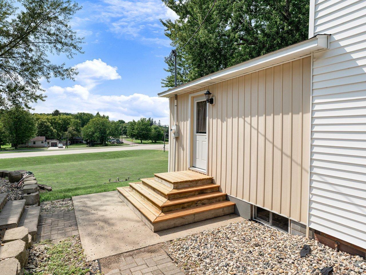 33rd image of 828 Clinton St E, Waterville, MN 56096 | MLS# 7119354