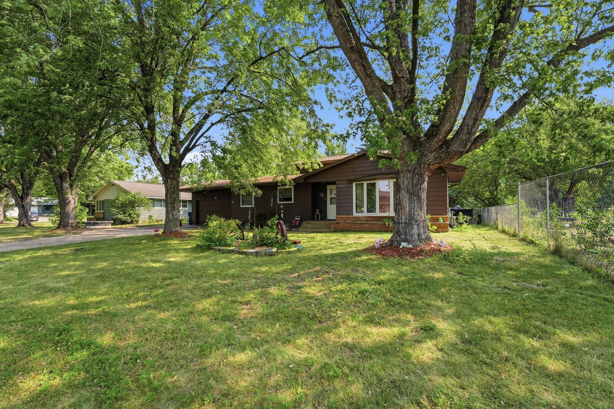 3rd image of 1204 Whitney Dr, Saint Cloud, MN 56303 | MLS# 7119357