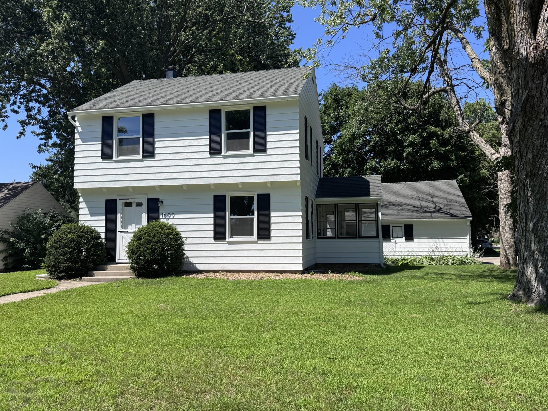 1st image of 1600 4th Ave Sw, Austin, MN 55912 | MLS# 7119376