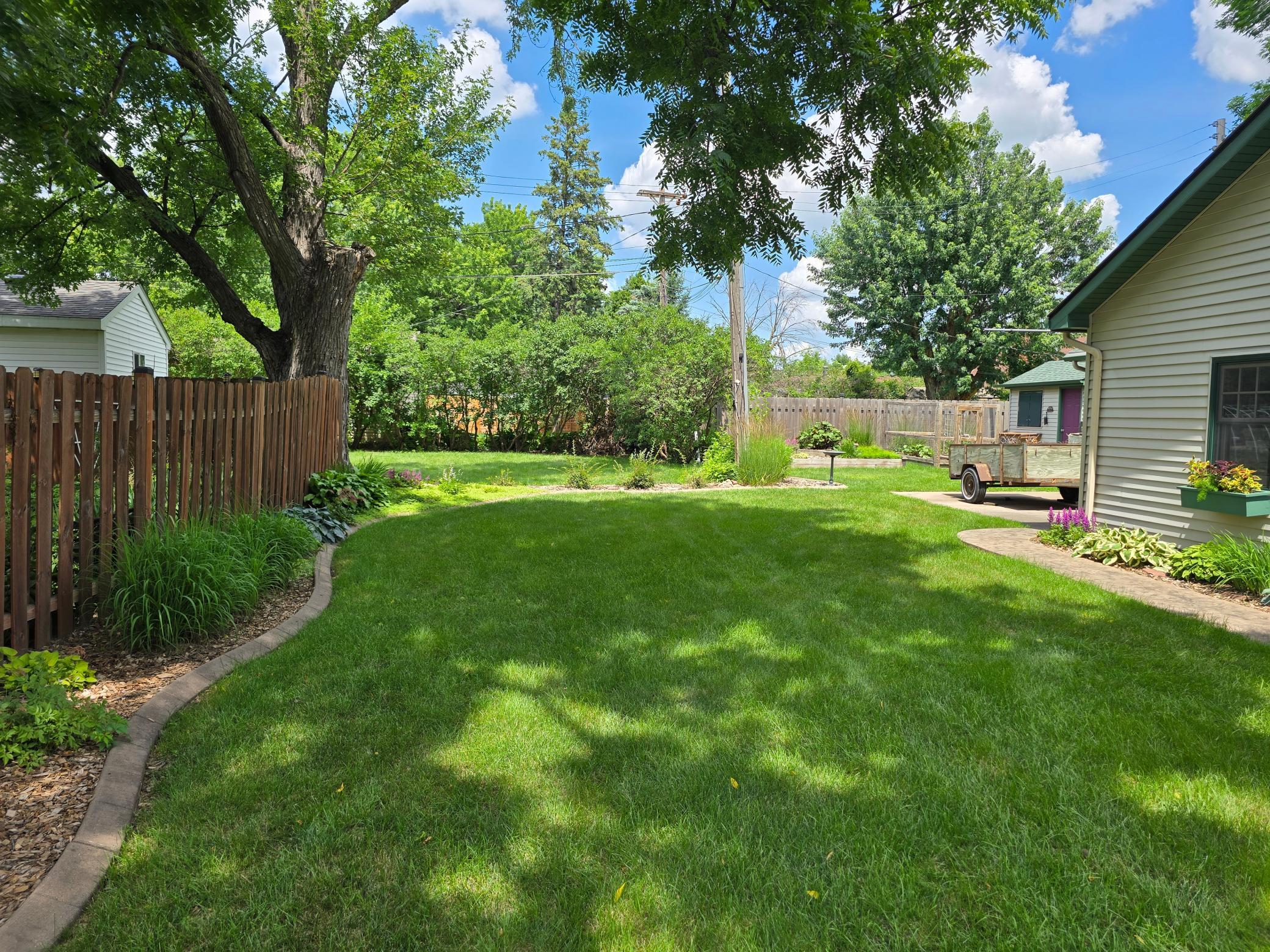 3rd image of 493 Wheelock Pkwy W, Saint Paul, MN 55117 | MLS# 7119409