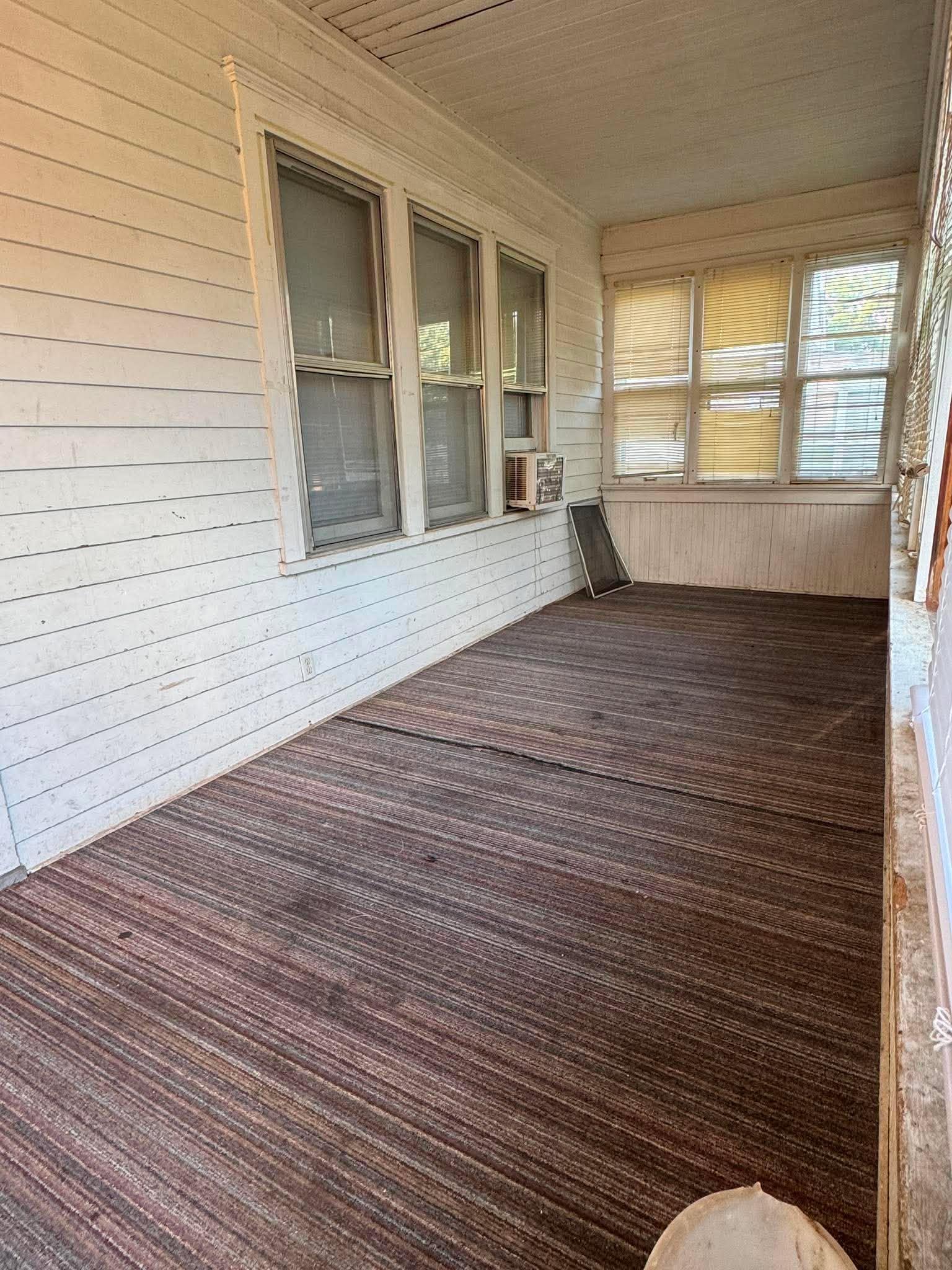 2nd image of 861 Cook Ave E, Saint Paul, MN 55106 | MLS# 7119442