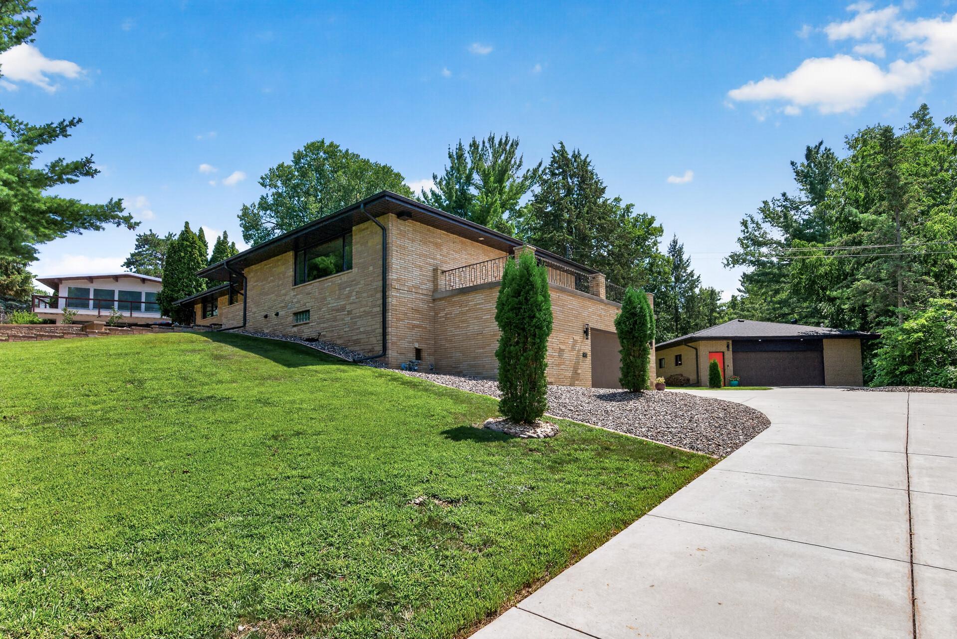 3rd image of 1472 Bridgeview Ave, Saint Paul, MN 55121 | MLS# 7119488