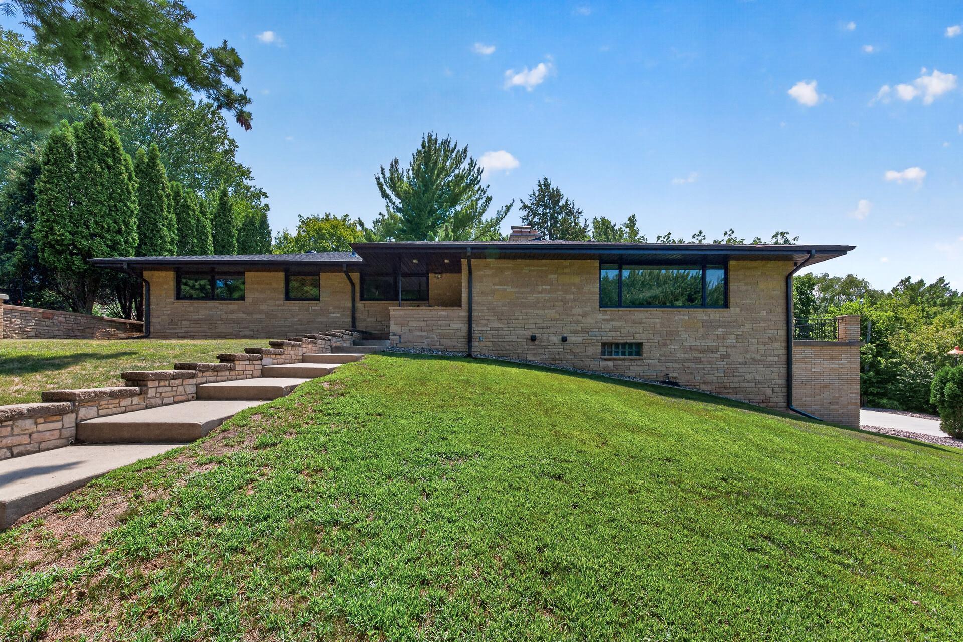 4th image of 1472 Bridgeview Ave, Saint Paul, MN 55121 | MLS# 7119488